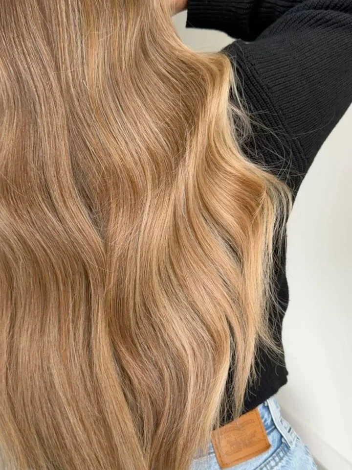 soft sundays, blonde days 🤍 @katkrusehair 

#livedincolorspecialist #livedinblonde #kkhairco #orlandohairstylist #miamihairstylist