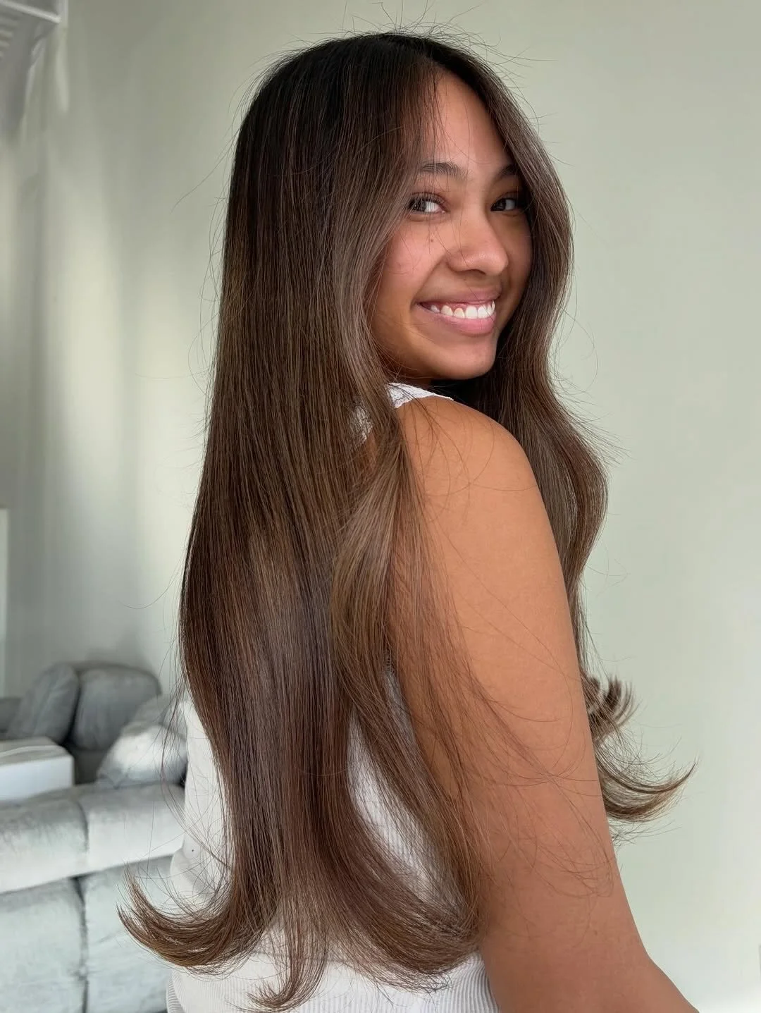 Ending the year right ✨ tiny-lights, low-lights, and a gloss to seal the deal. Brunette perfection by @hairbyphoebz 🤎

#verobeach #floridahairstylist #brunettehair #veroneachhairstylist #miamihairstylist