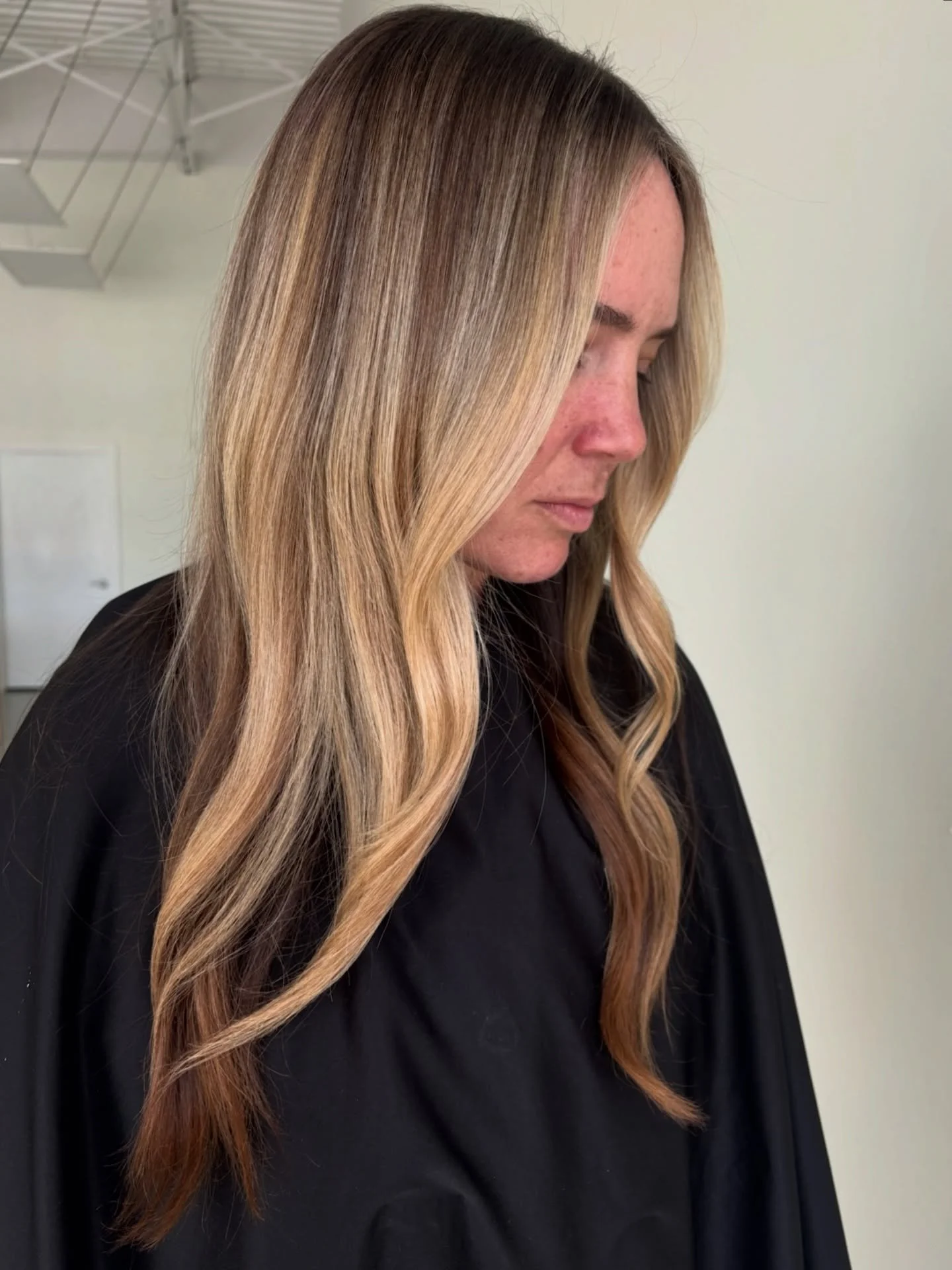 Before to after by @hairbylorissa777 because great hair really does change everything ✨ consider this your sign to book &rarr; TEXT 772-410-4707

#kkhairco #verobeachhair #verobeachhairstylist #southfloridahairstylist #livedincolor