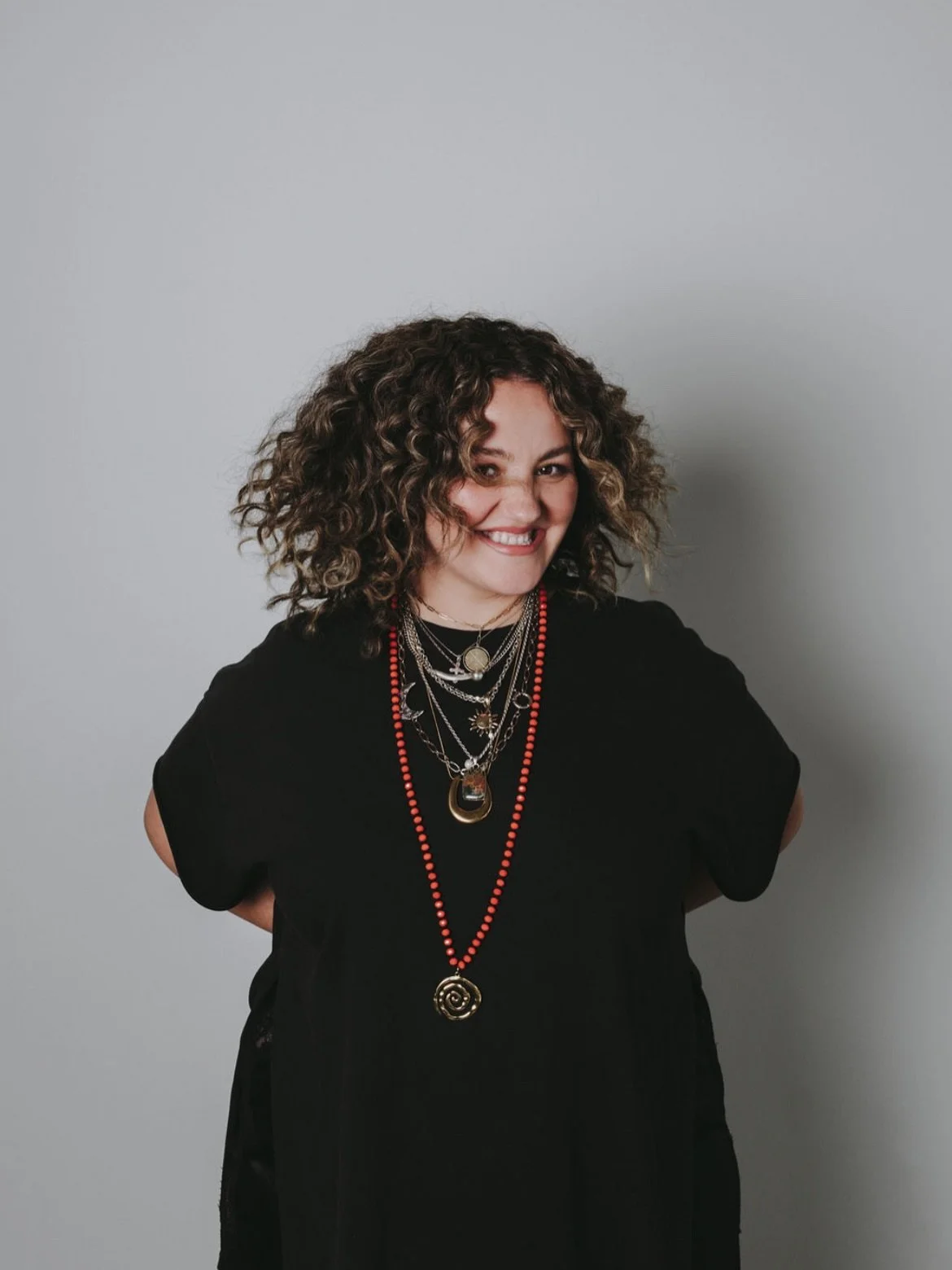 Meet Delisa, our cutting specialist! With a precision-based approach, she creates effortlessly wearable styles tailored perfectly to you. Her passion shines through in every cut! Swipe to see her artistry in action ✂︎

#kkhairco #haircuttingspecialis