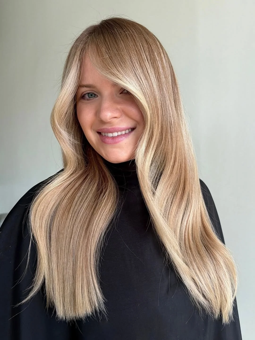 Warning: may cause blonde envy ⚡️ 
by @colorwithbai

#floridahairstylist #floridahairsalon #miamihairstylist #orlandohairstylists #southfloridahair