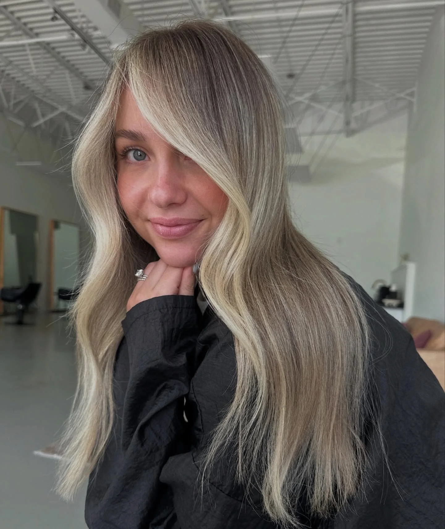 Monday mood: fresh blonde, fresh mindset 🌼 @katkrusehair

#livedinblondes #verobeachhairstylist #verobeachhairsalon #miamihairstylists #lowmaintenancehair