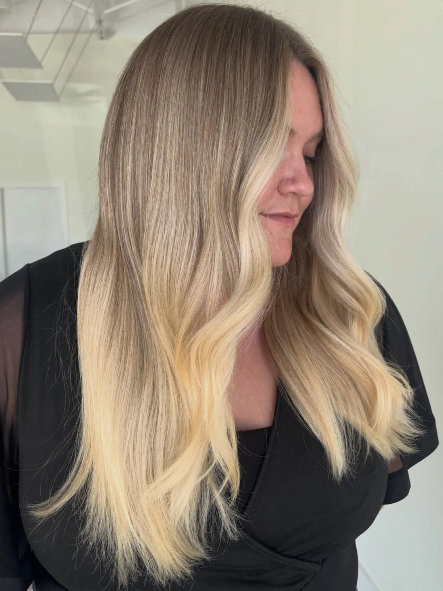 soft, easy, sunday blonde 
Effortless, low-maintenance hair by @hairbylorissa777

Ready for your own lived-in look?
Text 772-410-4707 to book with Lorissa or book online 🔗 link in bio

#livedinblonde #lowmaintenanceblonde #floridahairstylist
#verobe