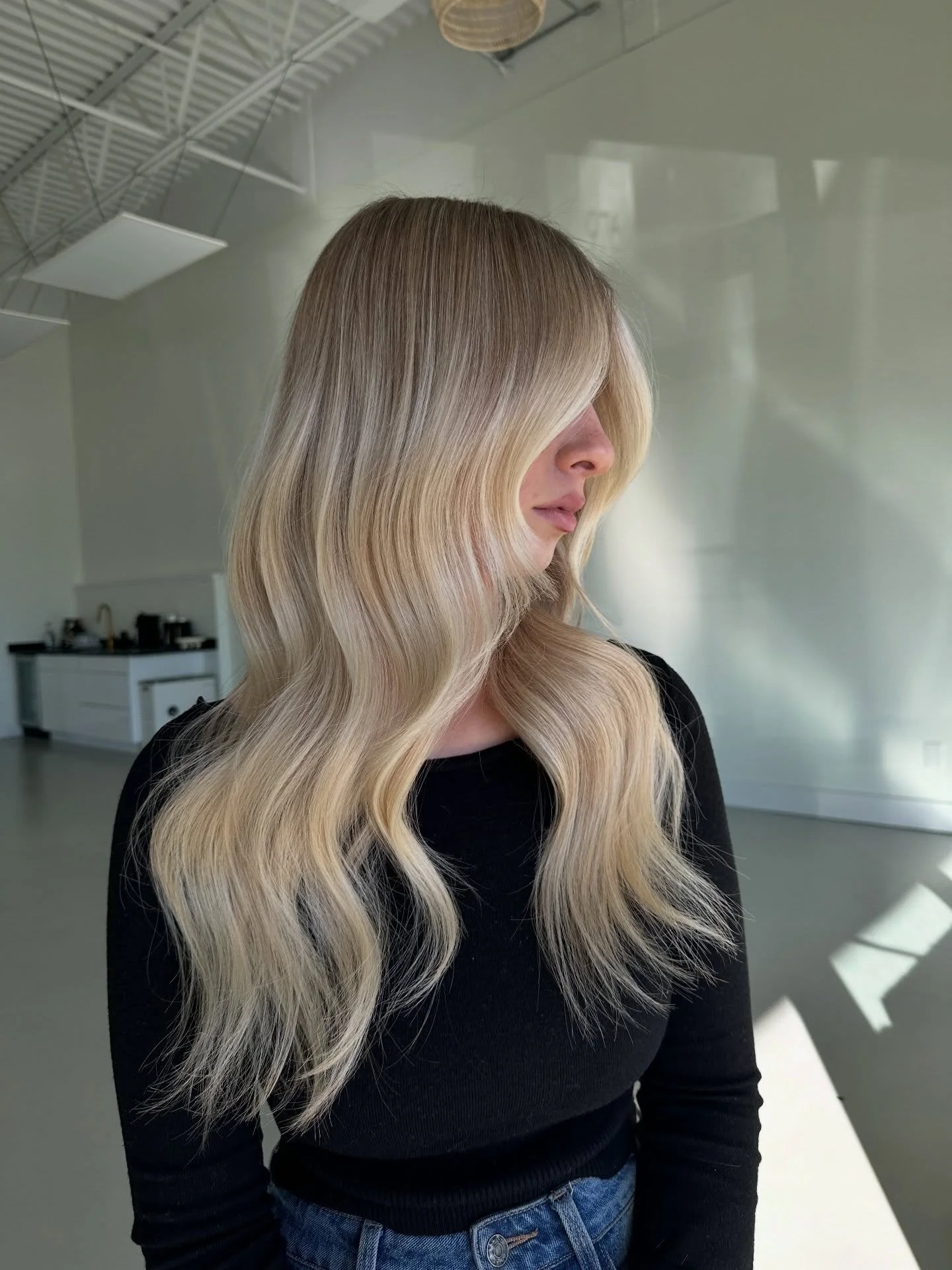 WEFT + K-TIP HYBRID INSTALL 🤍
A soft little upgrade
For the girls who want natural&hellip; just with a little more!
1 row for added fullness + K-tip face frame for a subtle pop of color

#hairextensionspecialist #floridahairextensions #wefthairexten