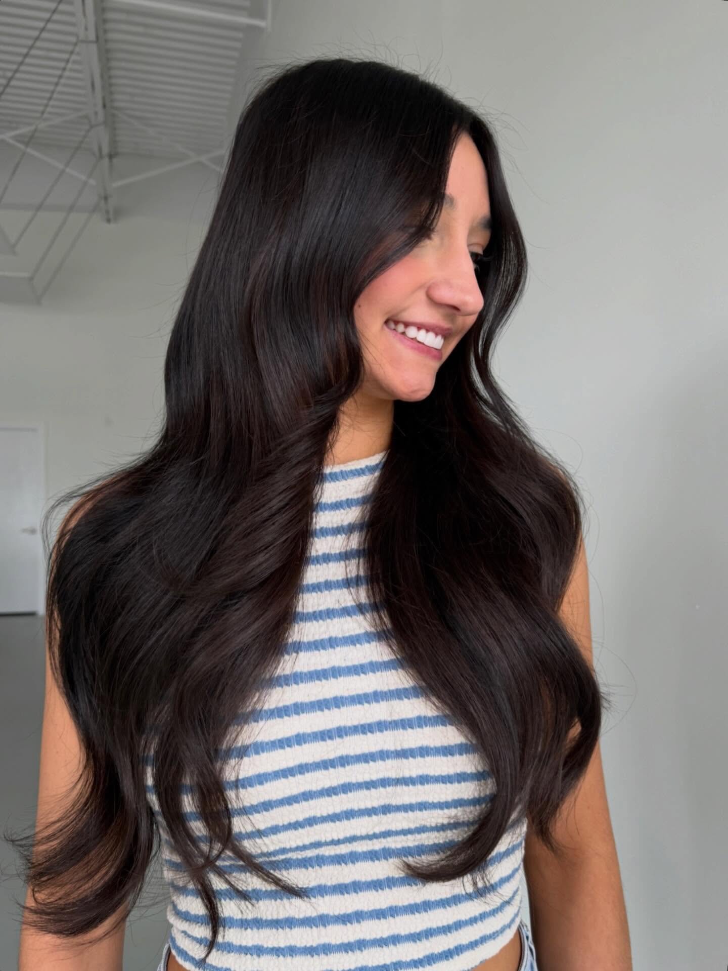 Seamless. Full. Effortlessly elevated.
Weft extensions are perfect for adding length, volume, and that soft, lived-in luxury look. With reusable hair and maximum fullness, they&rsquo;re made for long-lasting, gorgeous results.

Bailey (@colorwithbai)