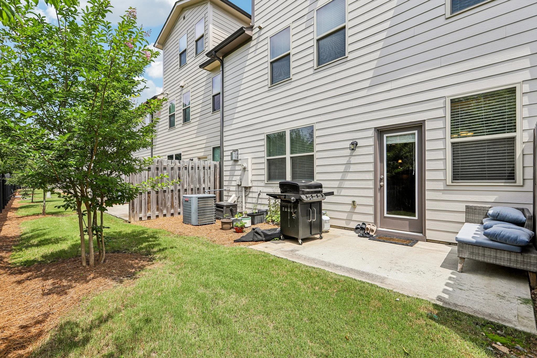 37-web-or-mls-Harlond Way-1206-037.jpg