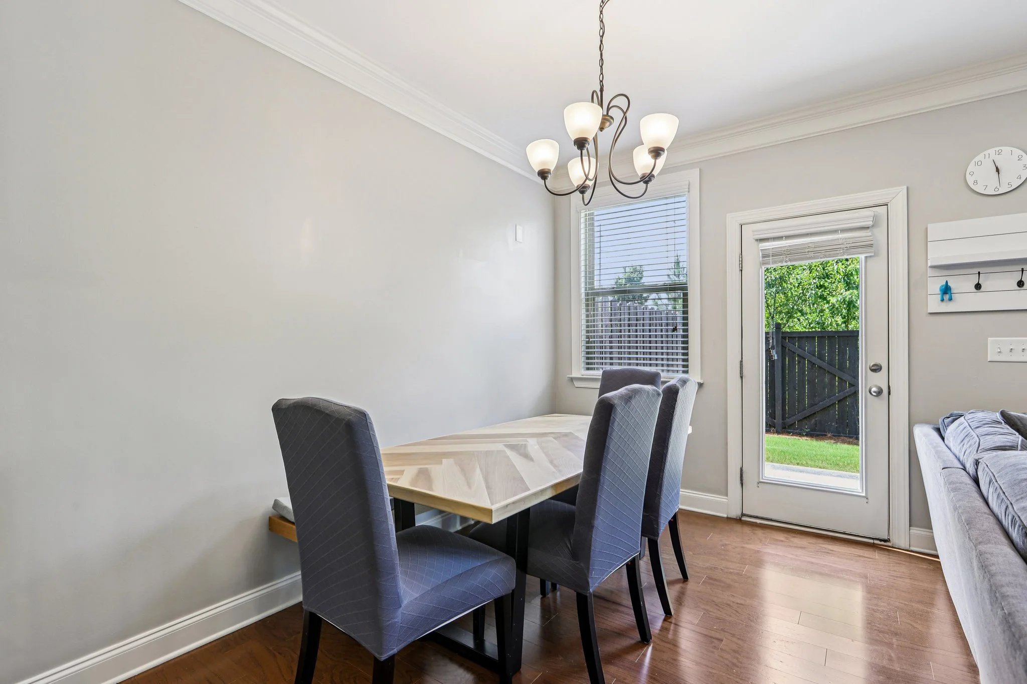 9-web-or-mls-Harlond Way-1206-009.jpg