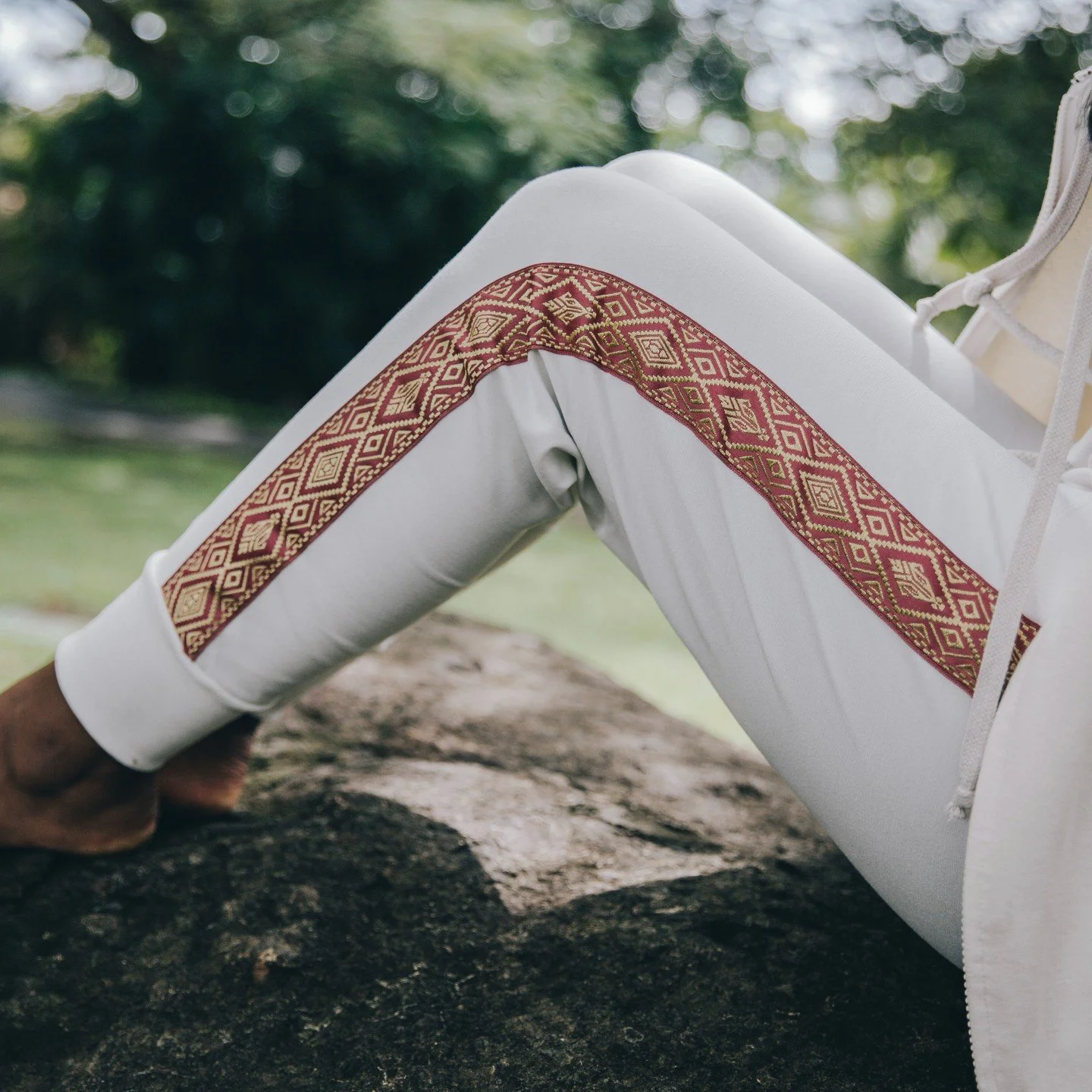 Find your peace in nature and your style in Buena Pinta. 🍃 

Explore with intention.
.
.
.
.
.
.

#NatureAndStyle #CeremonyInLife #WearYourJourney #BuenaPintaWear #BuenaPinta #WearWithIntention #CeremonyReadyEverydayWear