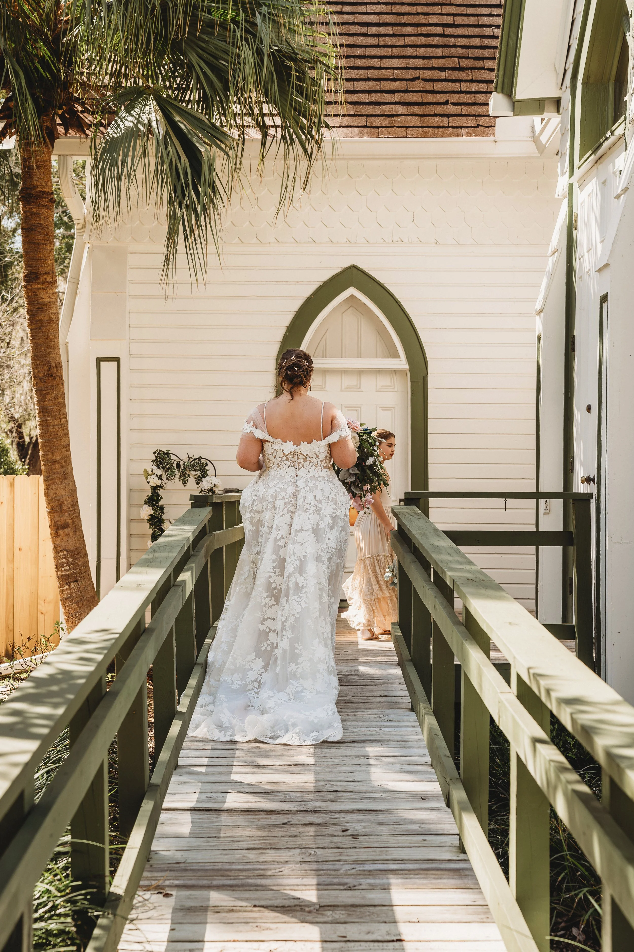 Dunedin Florida wedding photographer capturing St. Andrews Memorial Chapel wedding – Jennifer Elizabeth Studios