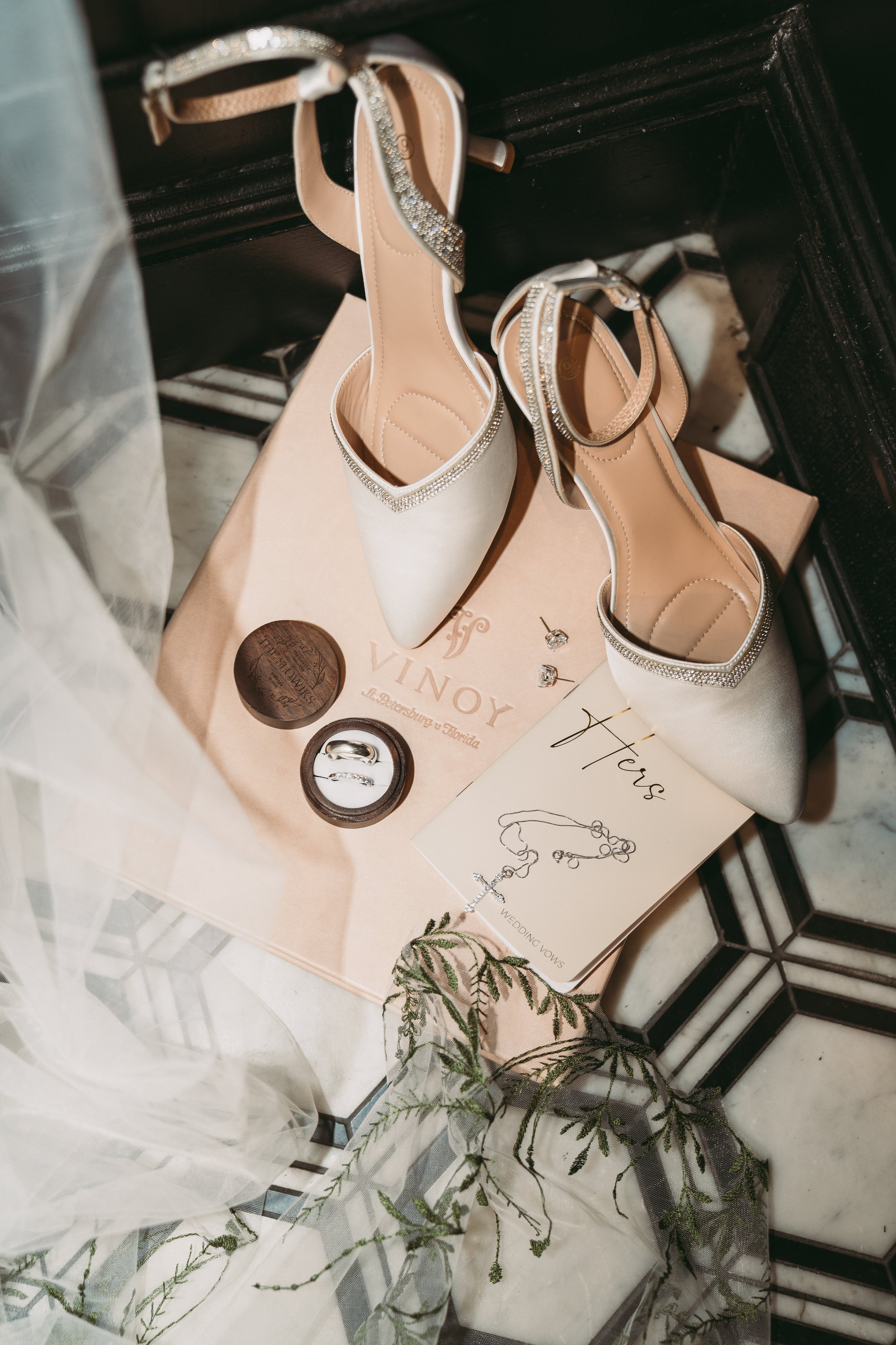 St. Petersburg Florida wedding photographer capturing Vinoy Hotel - Jennifer Elizabeth Studios
