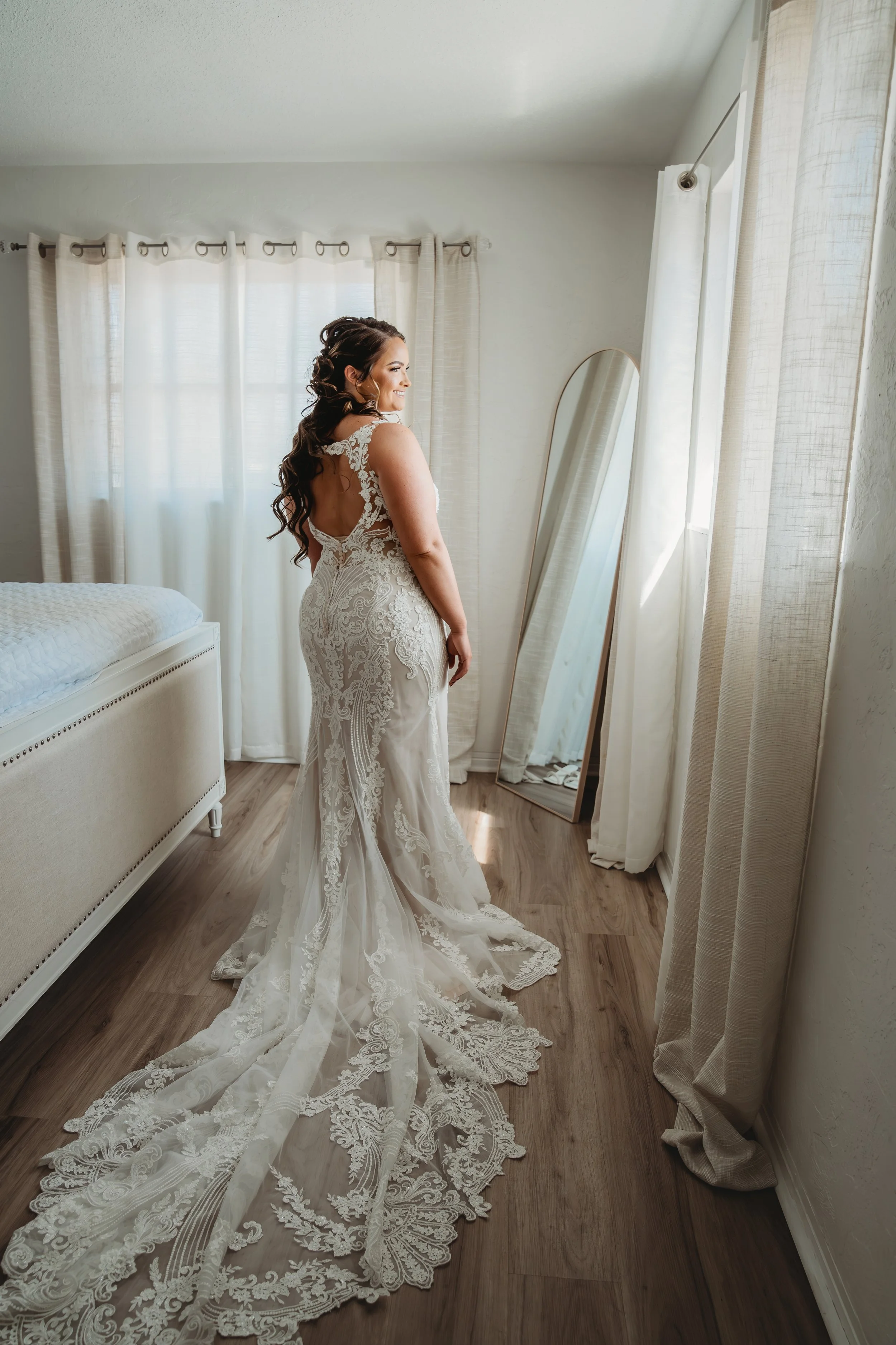 Clearwater Florida wedding photographer capturing Clearwater Beach wedding – Jennifer Elizabeth Studios