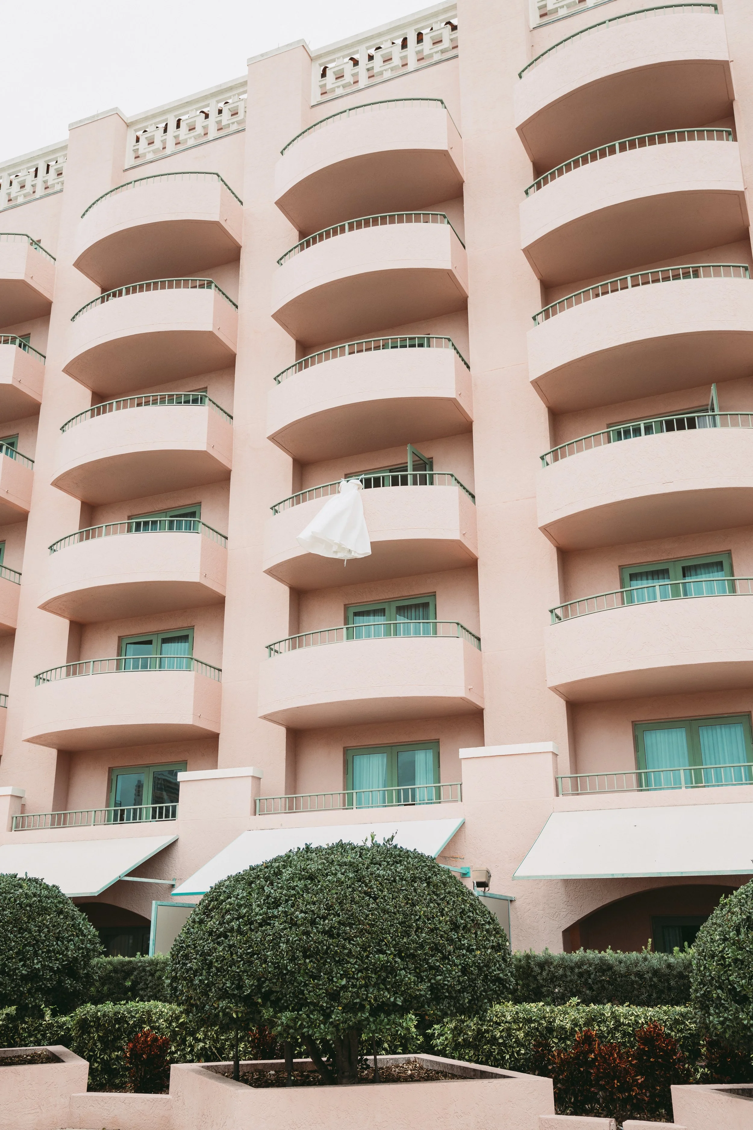 St. Petersburg Florida wedding photographer capturing Vinoy Hotel – Jennifer Elizabeth Studios