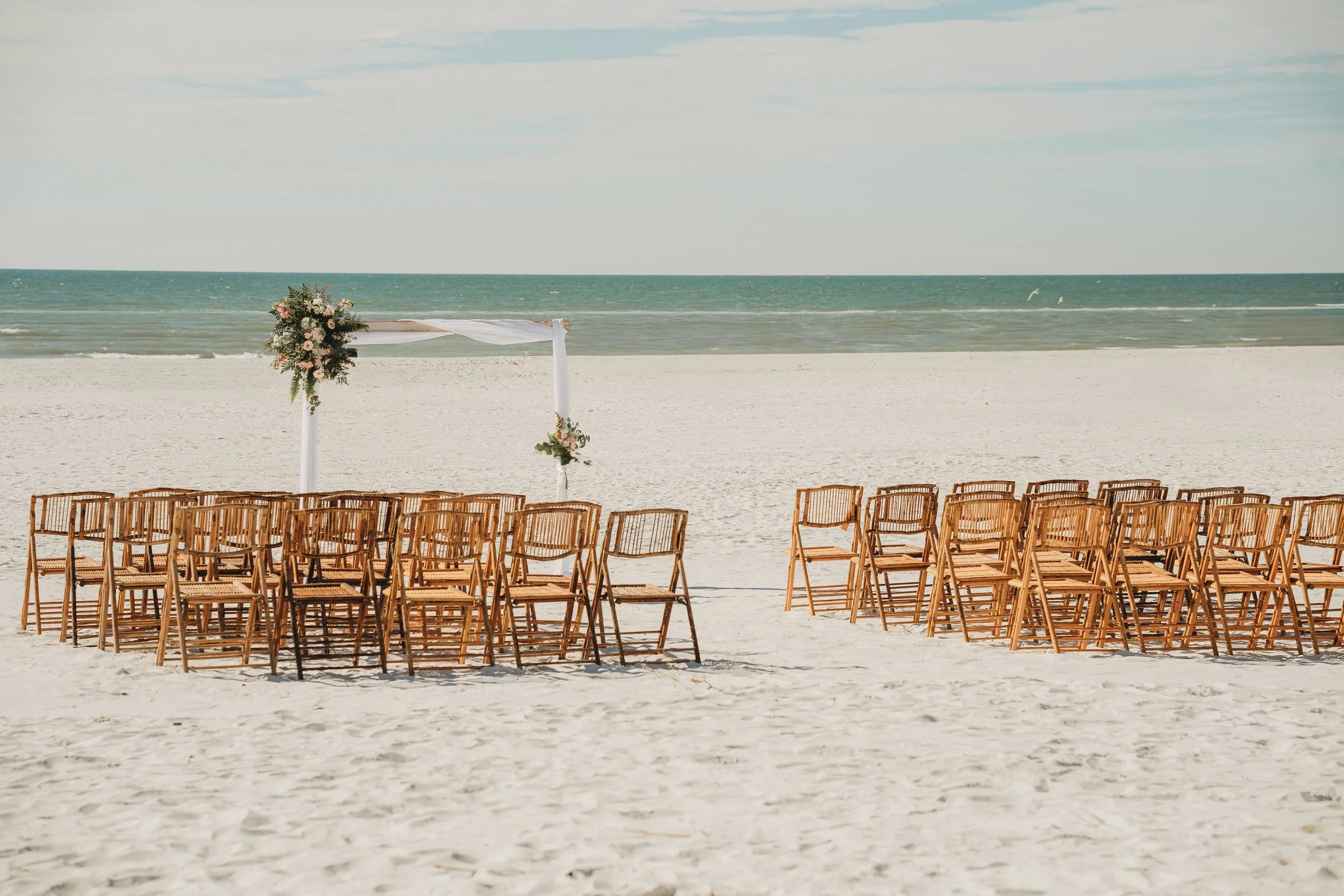 Clearwater Florida wedding photographer capturing Clearwater Beach wedding – Jennifer Elizabeth Studios