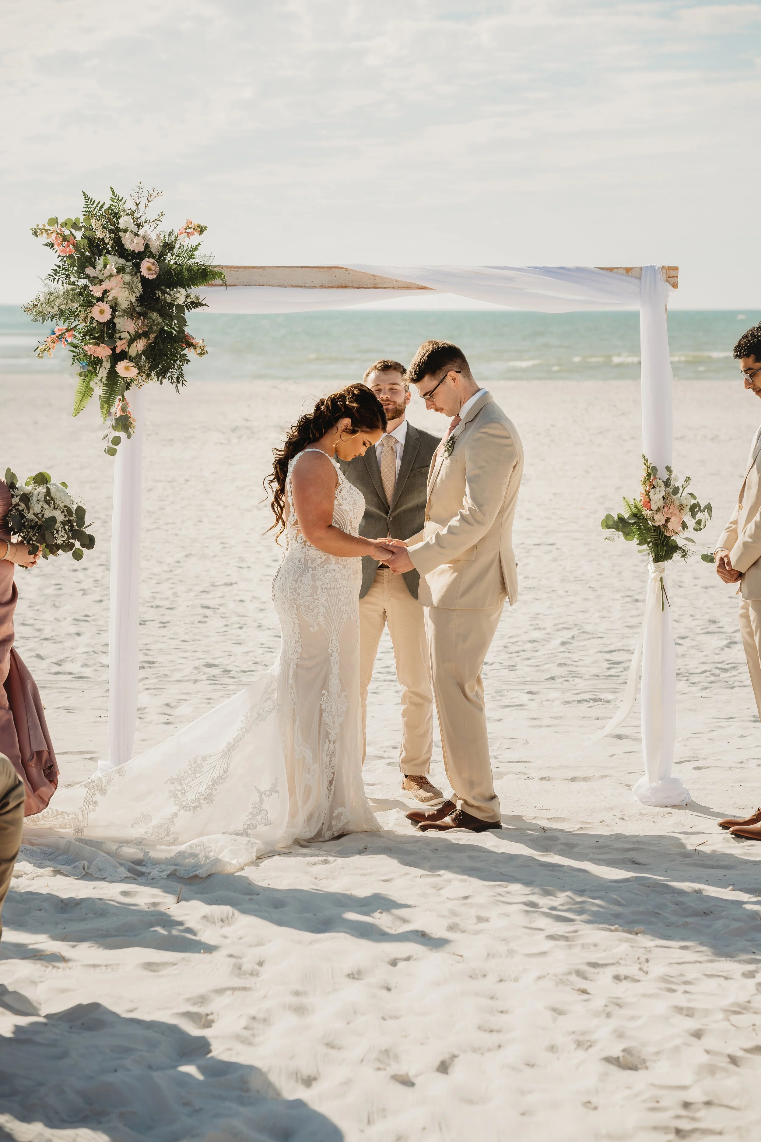 Clearwater Florida wedding photographer capturing Clearwater Beach wedding – Jennifer Elizabeth Studios