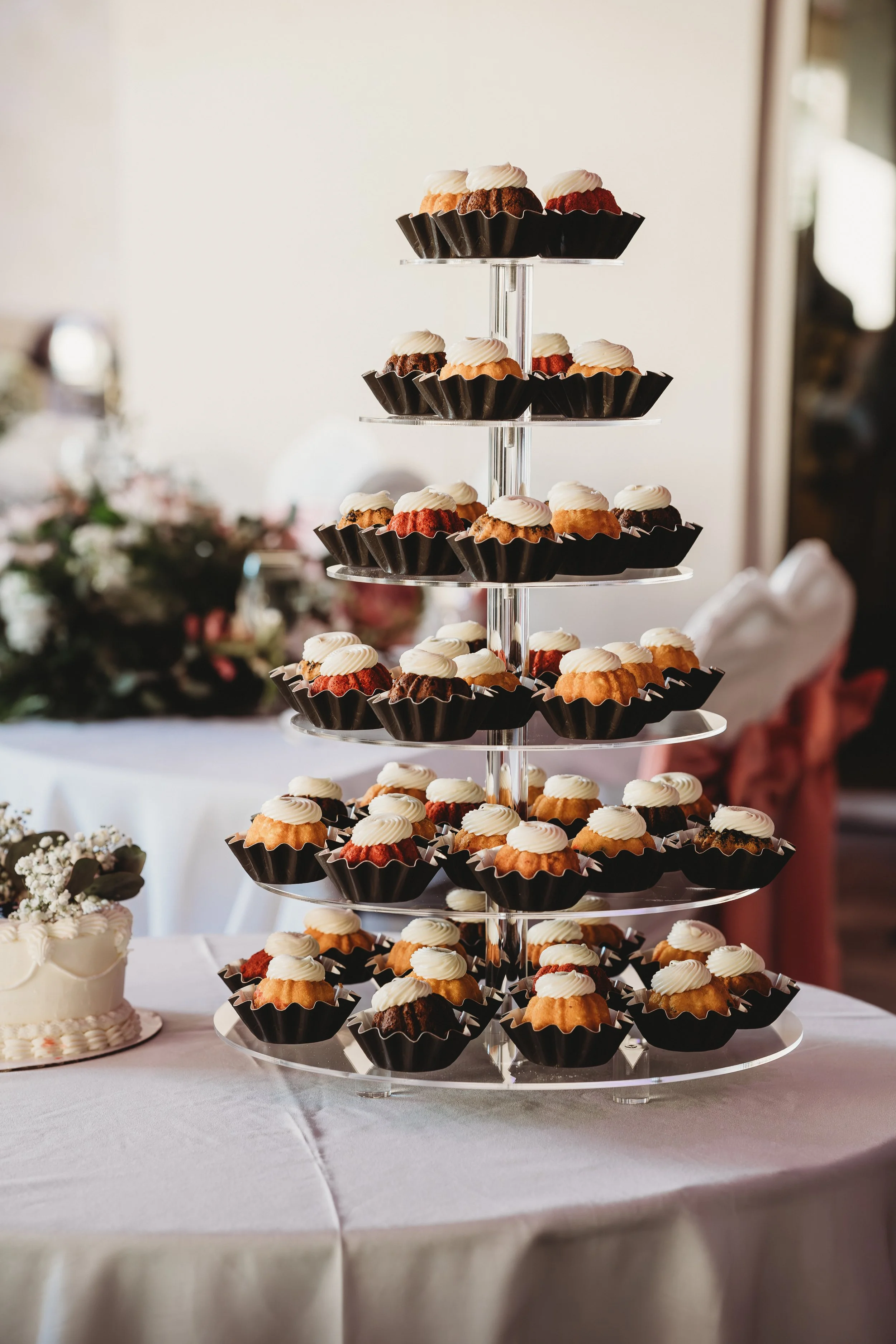 Clearwater Florida wedding photographer capturing Clearwater Beach wedding – Jennifer Elizabeth Studios