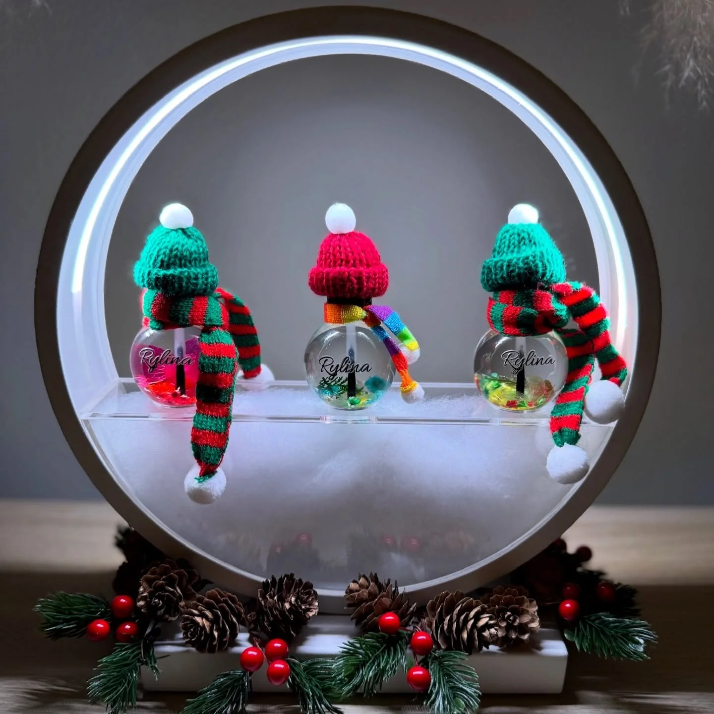 Winter dressed and ready to gift 🎁

#rylinathebrand #selfcare #naturalglow #holidaygifts #cuticlecare #cuticleoil #cuticleoilpen #handscrub #smallbusiness #shopsmall #supportssmallbusiness #latinaowned #femaleownedbusinesses #naturalnails #healthycu