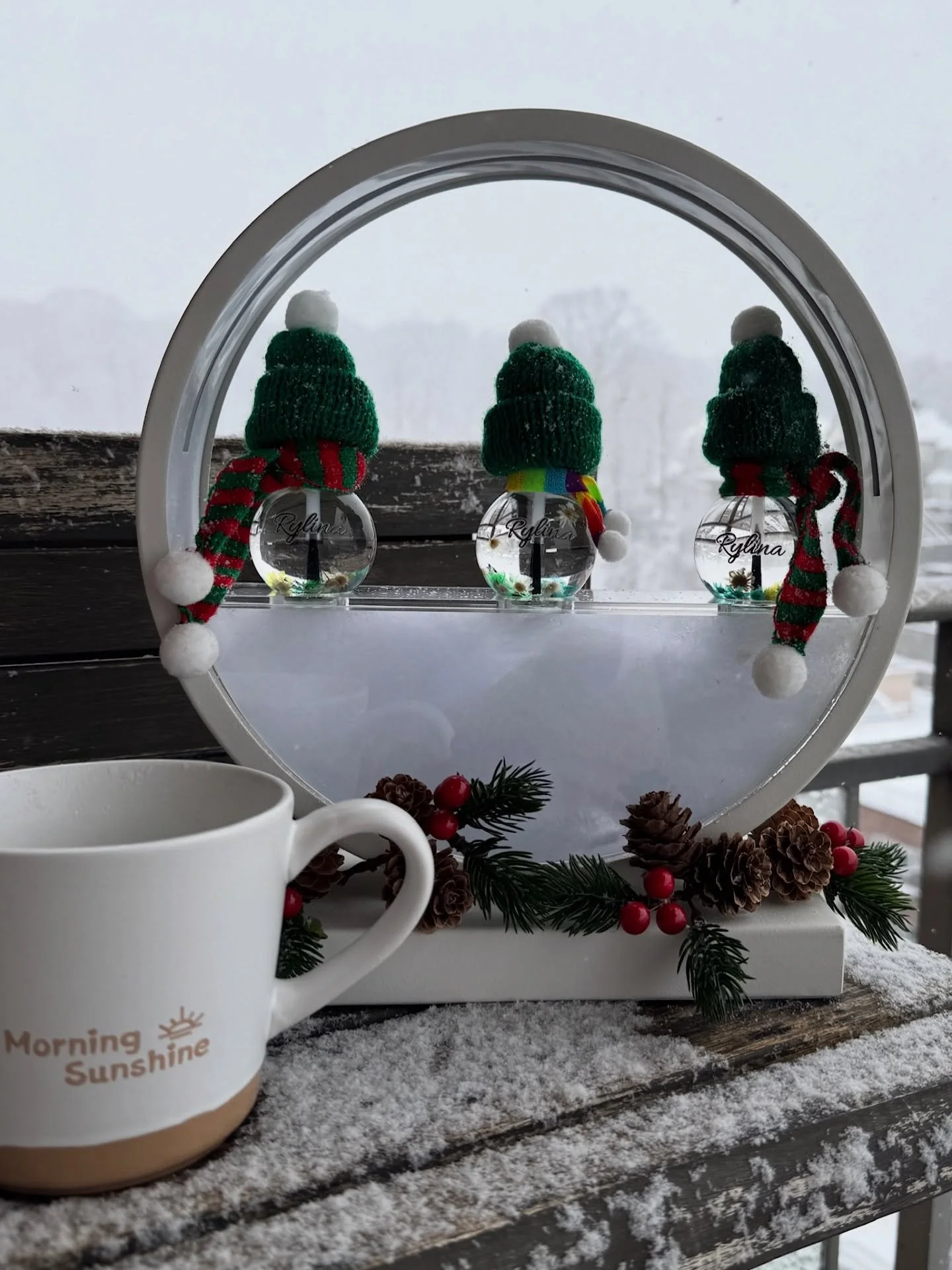 Peppermint Ice, dressed for the season. Refresh the senses while hydrating and protecting💧❄️✨

#rylinathebrand #selfcare #naturalglow #holidaygifts #cuticlecare #cuticleoil #cuticleoilpen #handscrub #smallbusiness #shopsmall #supportssmallbusiness #