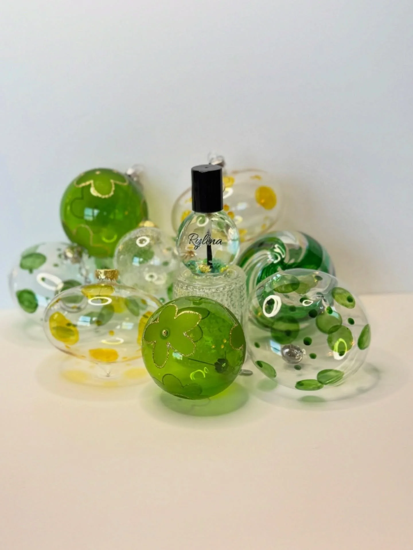 Wishing you all a Merry Christmas and Happy Holidays from our family to yours💖

#rylinathebrand #selfcare #naturalglow #holidaygifts #cuticlecare #cuticleoil #cuticleoilpen #handscrub #smallbusiness #shopsmall #supportssmallbusiness #latinaowned #fe