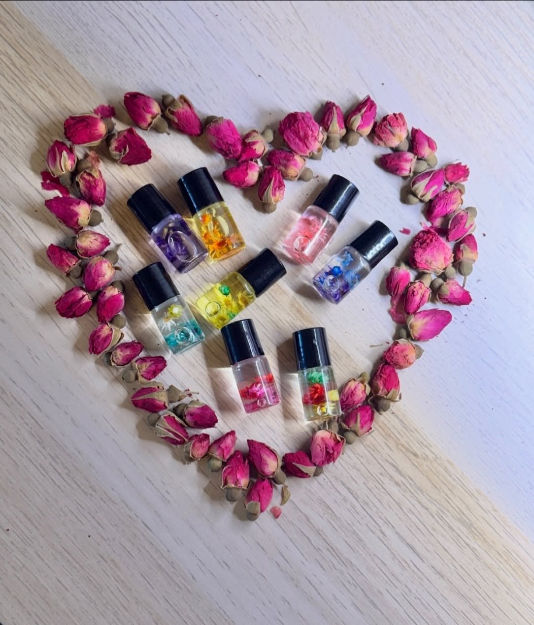 💌 Love at first sight🌹Eight samplers, endless soft hand moments. Perfect for trying, gifting, or creating your own little self self-care ritual.✨

#rylinathebrand #selfcare #cuticleoil #nailcare