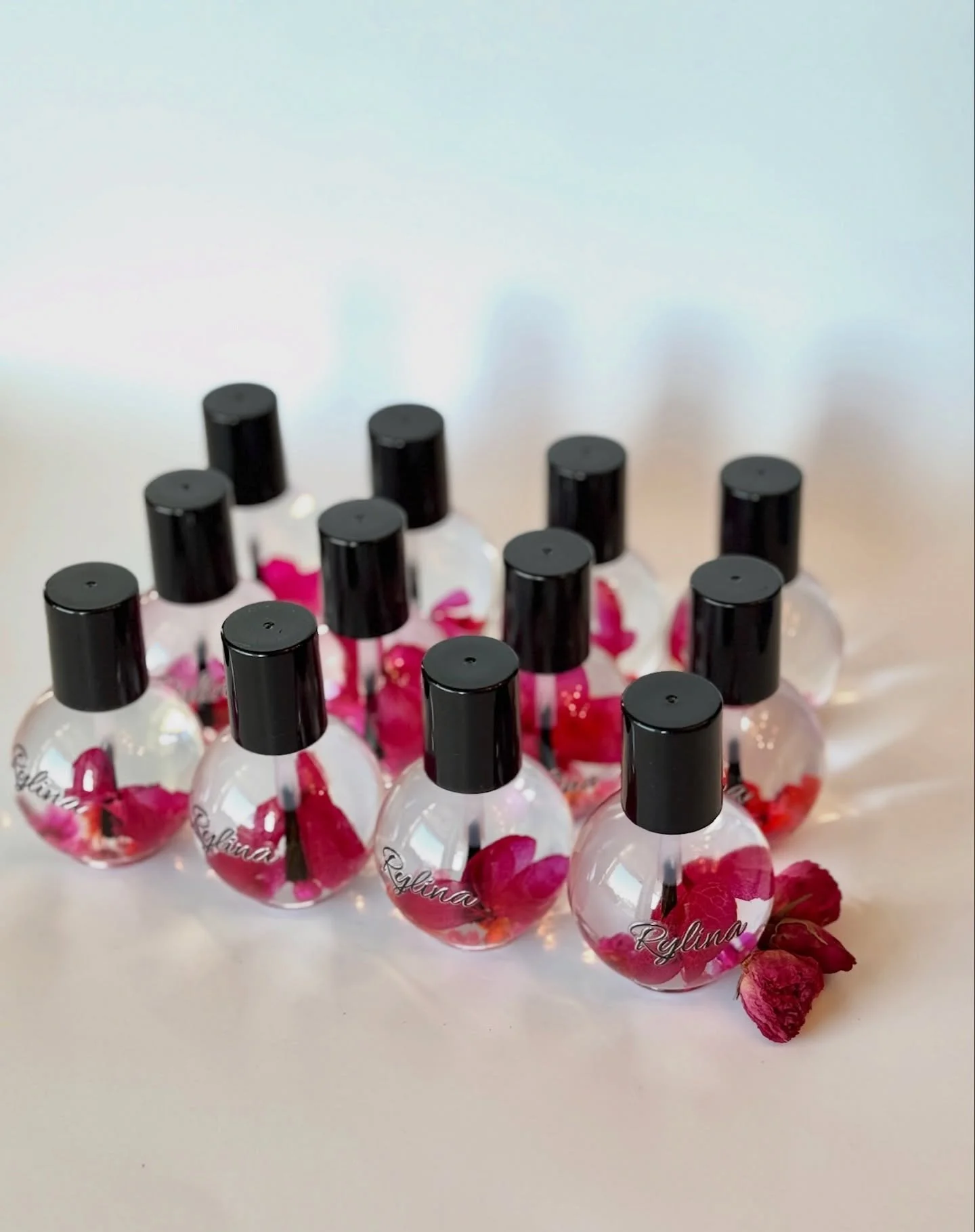 🌹 fully stocked and ready for soft hands. 

#rylinathebrand #cuticlecare #cuticleoil #cuticleoilpen #smallbusiness