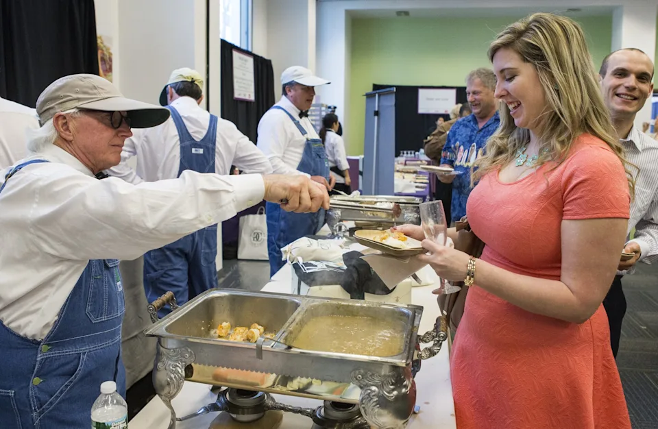 4 contestants from Bravo TV's 'Top Chef' cooking at Wilmington brunch