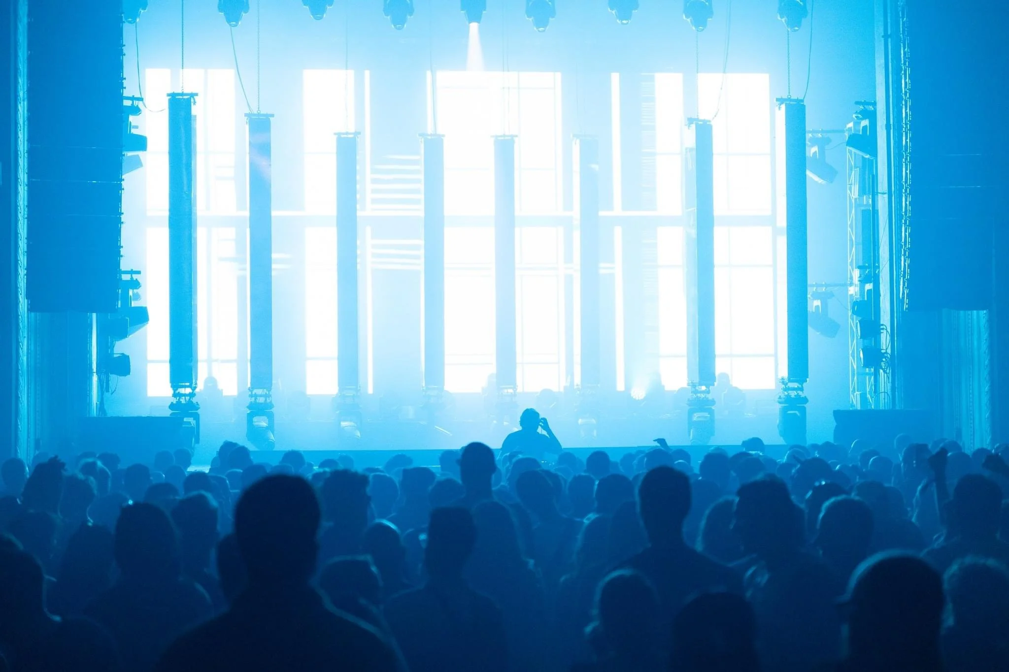 Mur LED haute luminosité installé lors d’un événement (LED wall event installation)