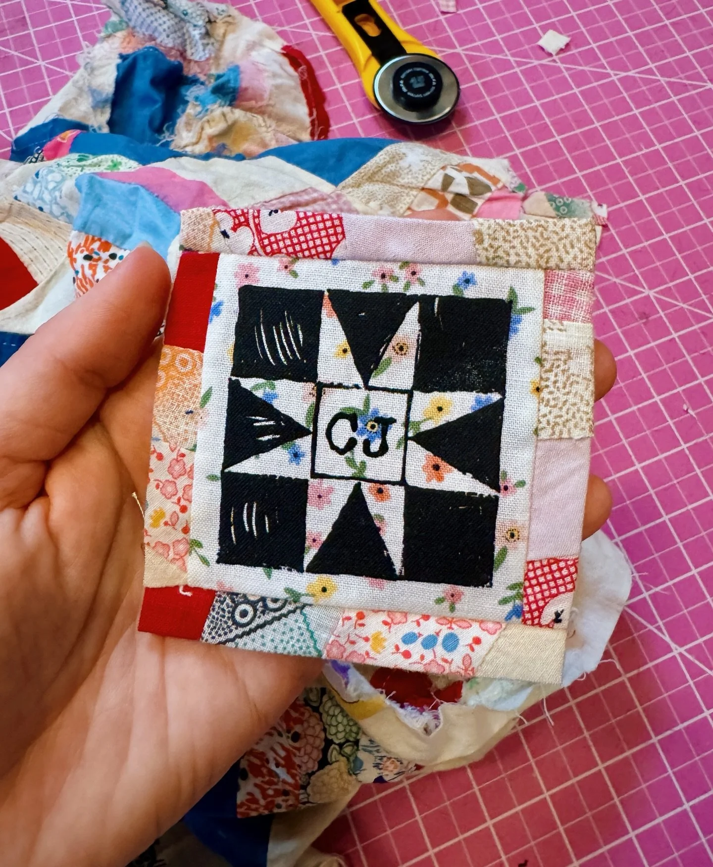 Making lovely little borders for my logos out of quilt top scraps - logos made by the amazing @inkbyjameson 💖 thank you a x100

I&rsquo;m working on some custom orders and a dreamy long coat for myself right now ☁️ I&rsquo;ll be adding these bound l