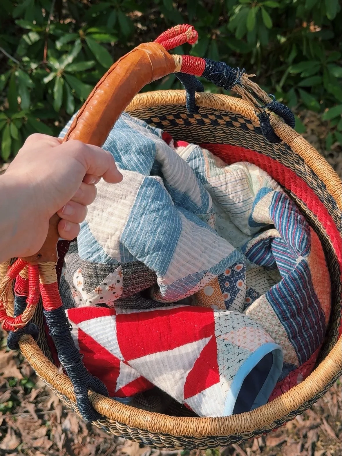 Swipe for some close ups 🔍 The hand stitching is my favorite detail about these pieces, it&rsquo;s what makes them feel so personal and look so unique

ALL clothing is handmade (machines can&rsquo;t manipulate fabric on a sewing machine), but these 