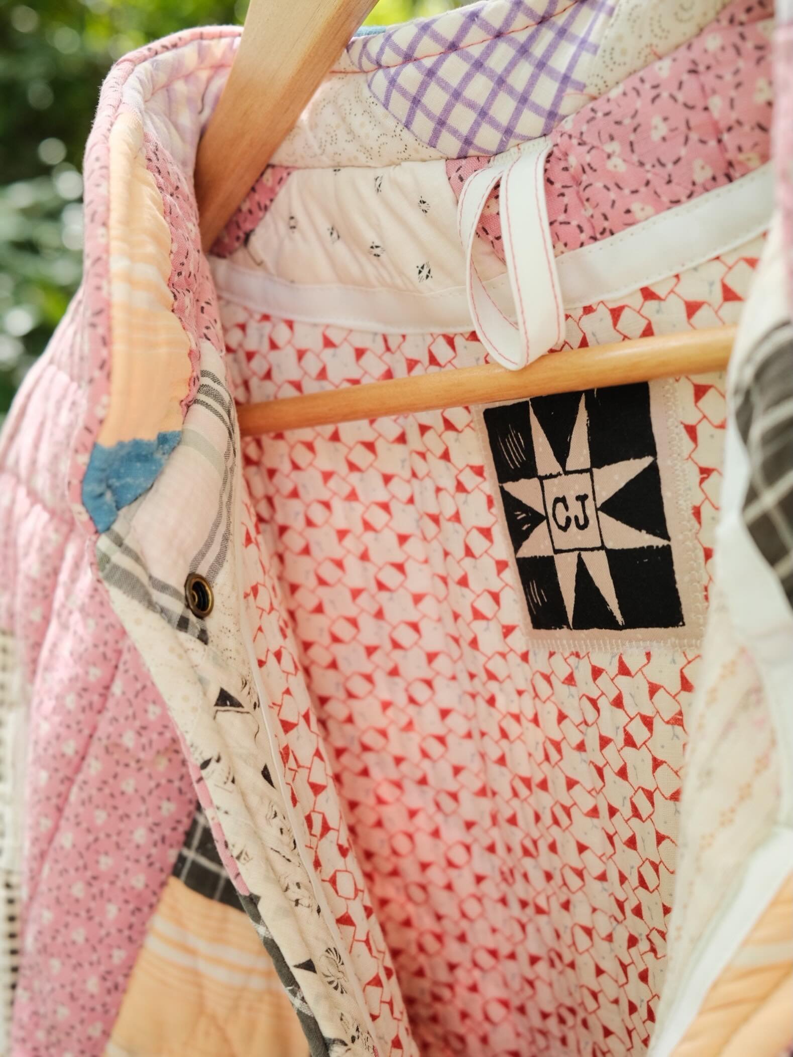 &ldquo;The textiles that we wear never exist in isolation.&rdquo; -Clare Press of @thewardrobecrisis 

I am continuously amazed by the quilts that find me. I am honored to work with these textiles that have passed through so many hands

Those who gre