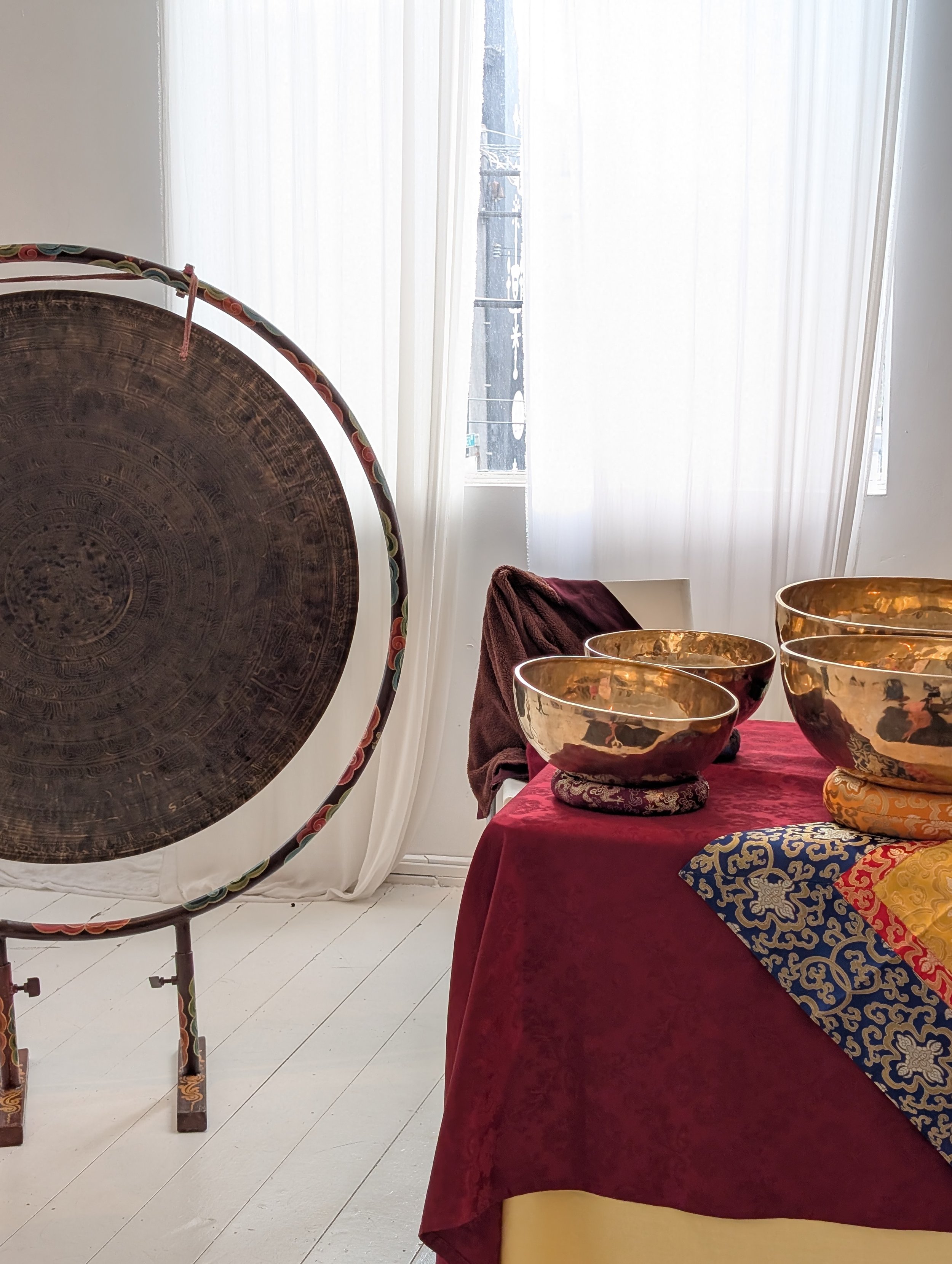 Sound Bath at the Kindred Crystal Co