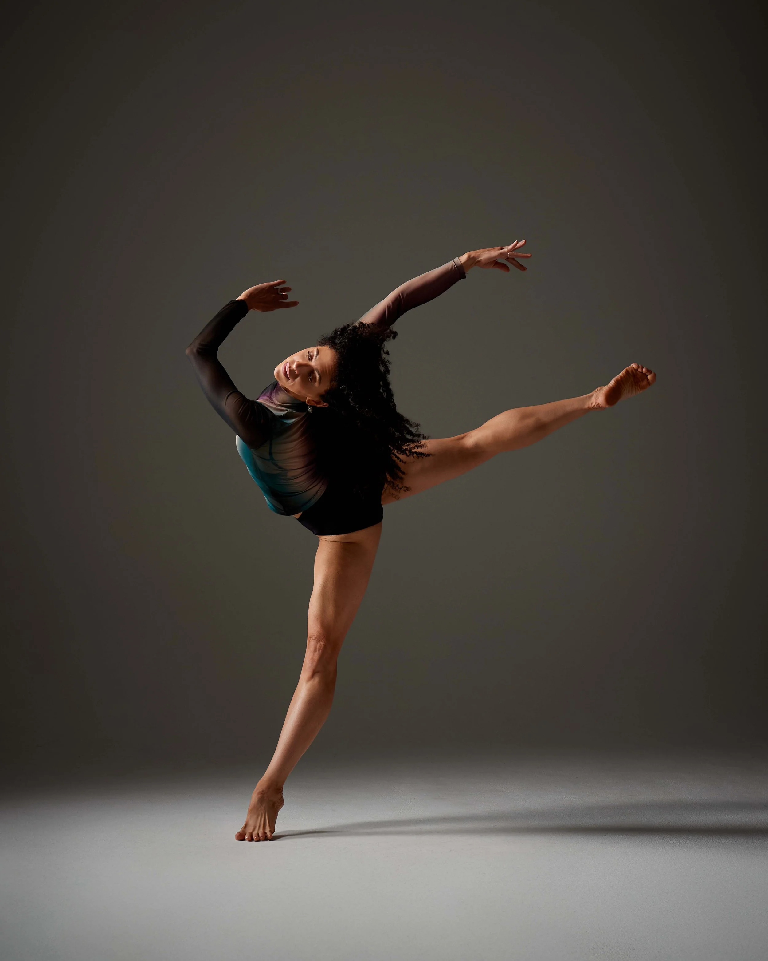 Twisted Attitude Off Balance En Demi Kylie Fox Low Res.jpg