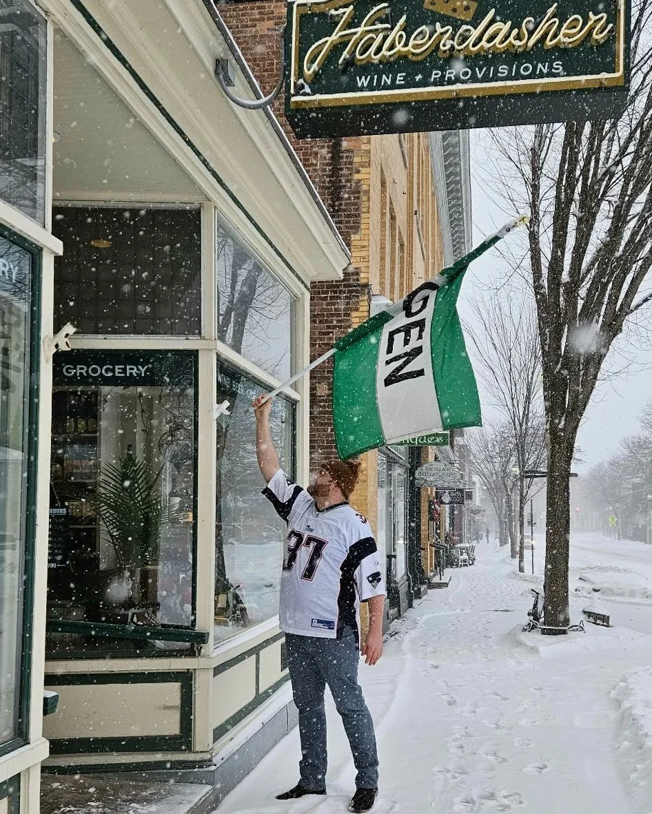 Okay, Winter, you win! We're going home to watch the game.🏈
Closing early today, and staying closed tomorrow (Monday) because even adults need snow days once in a while!
