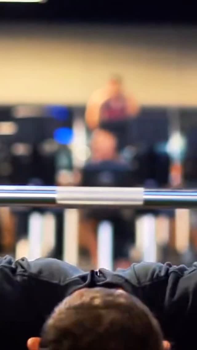 So how does lifting actually help pitchers throw gas? πͺβΎ
It’s not about chasing 1 rep max or building mirror muscles—
It’s about transferring force, sequencing power, and maximizing power on the mound!
Here’s the pro bluep