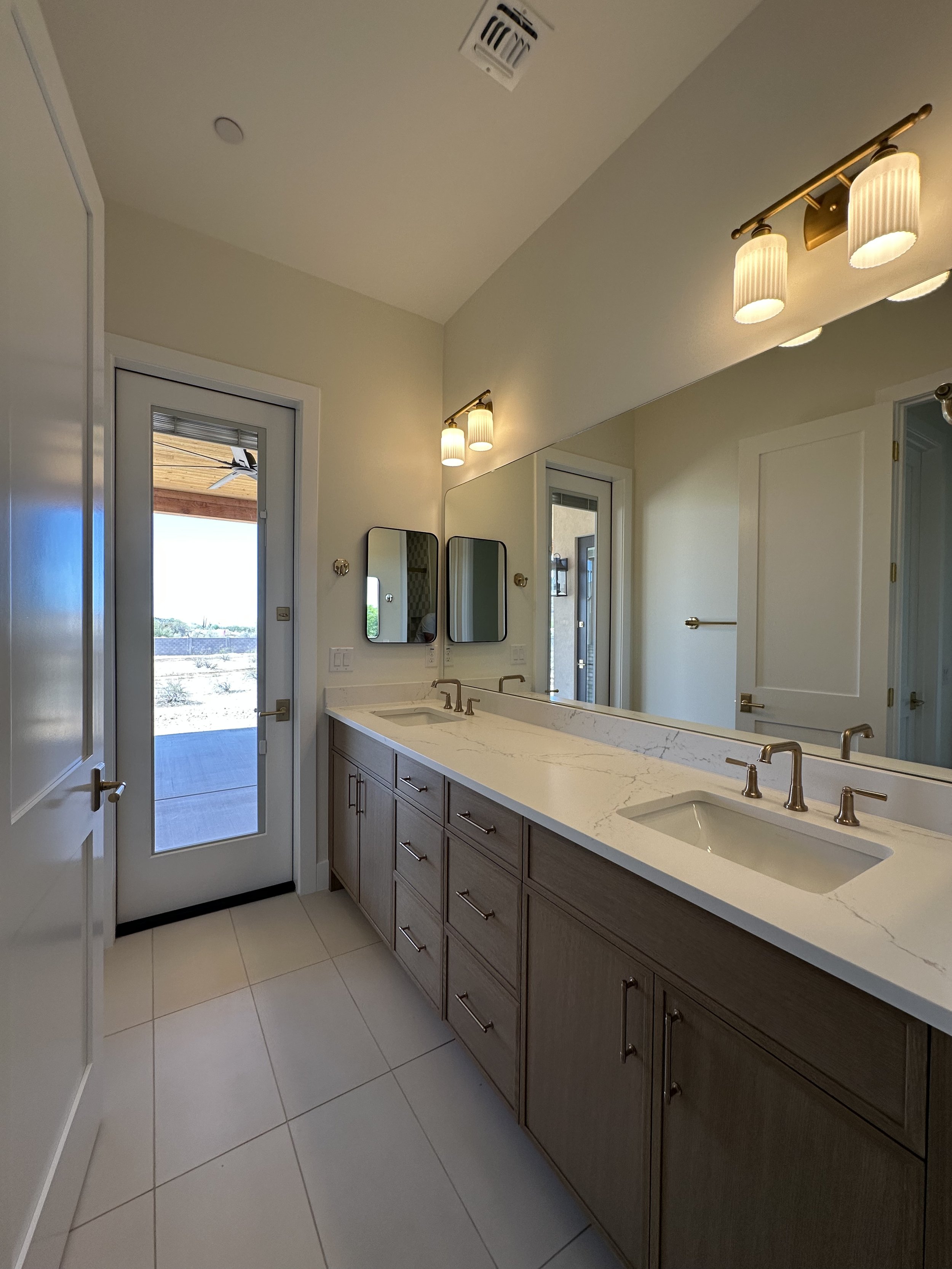 Ranch House - West Phoenix Custom Homes (19).jpg