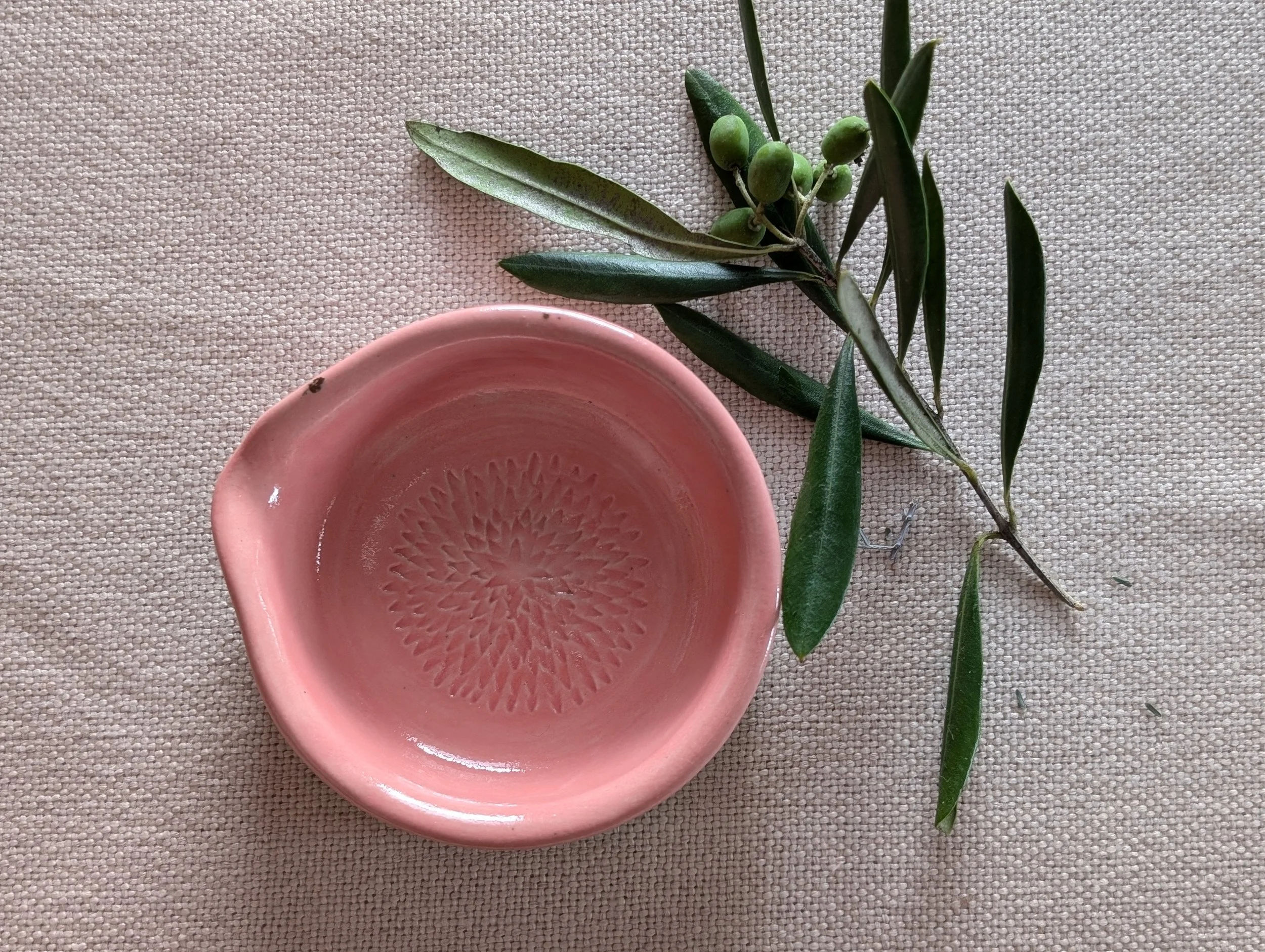 Brush Cleaner in Baby Pink