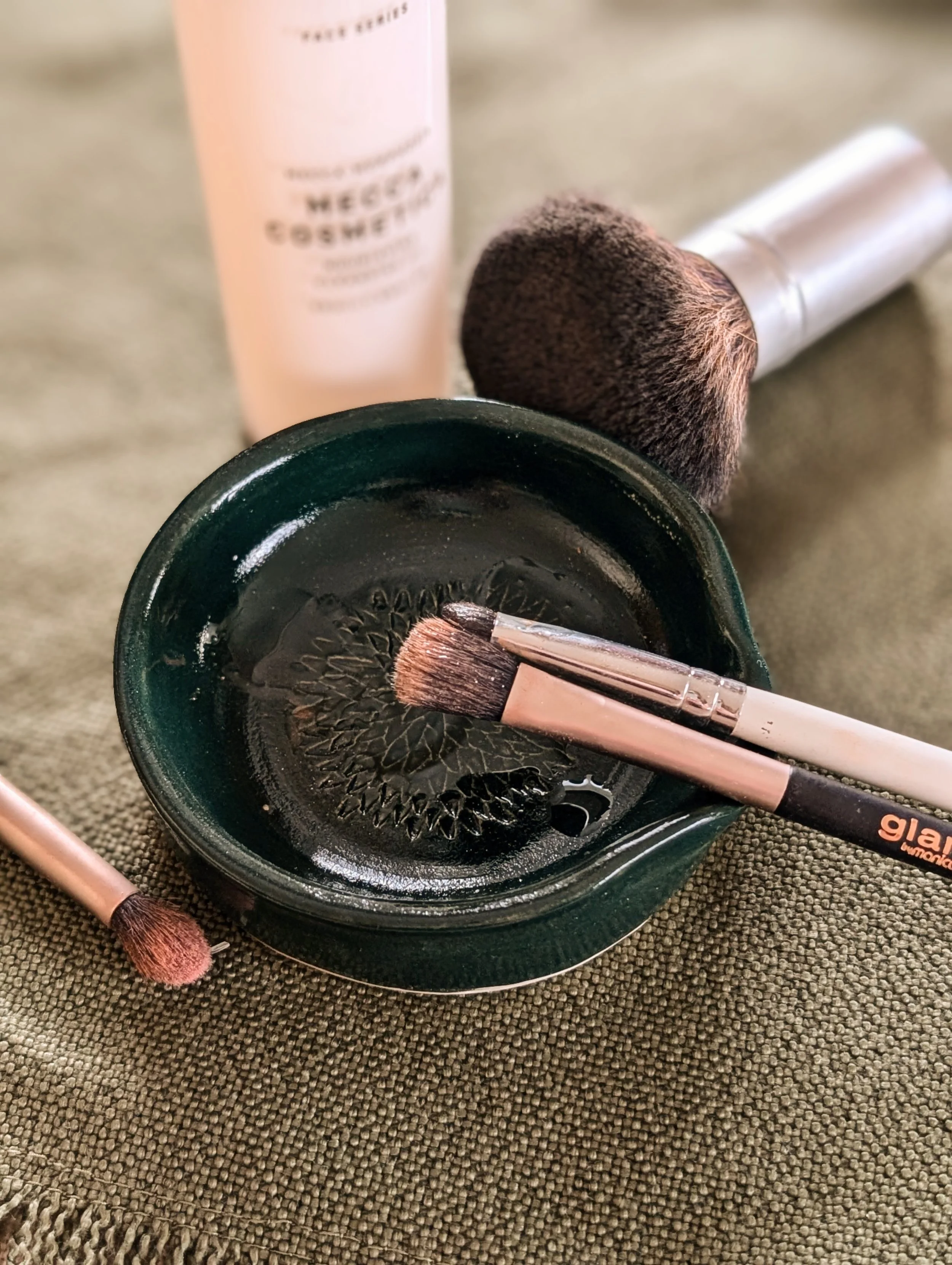 Brush Cleaner in Peacock Green