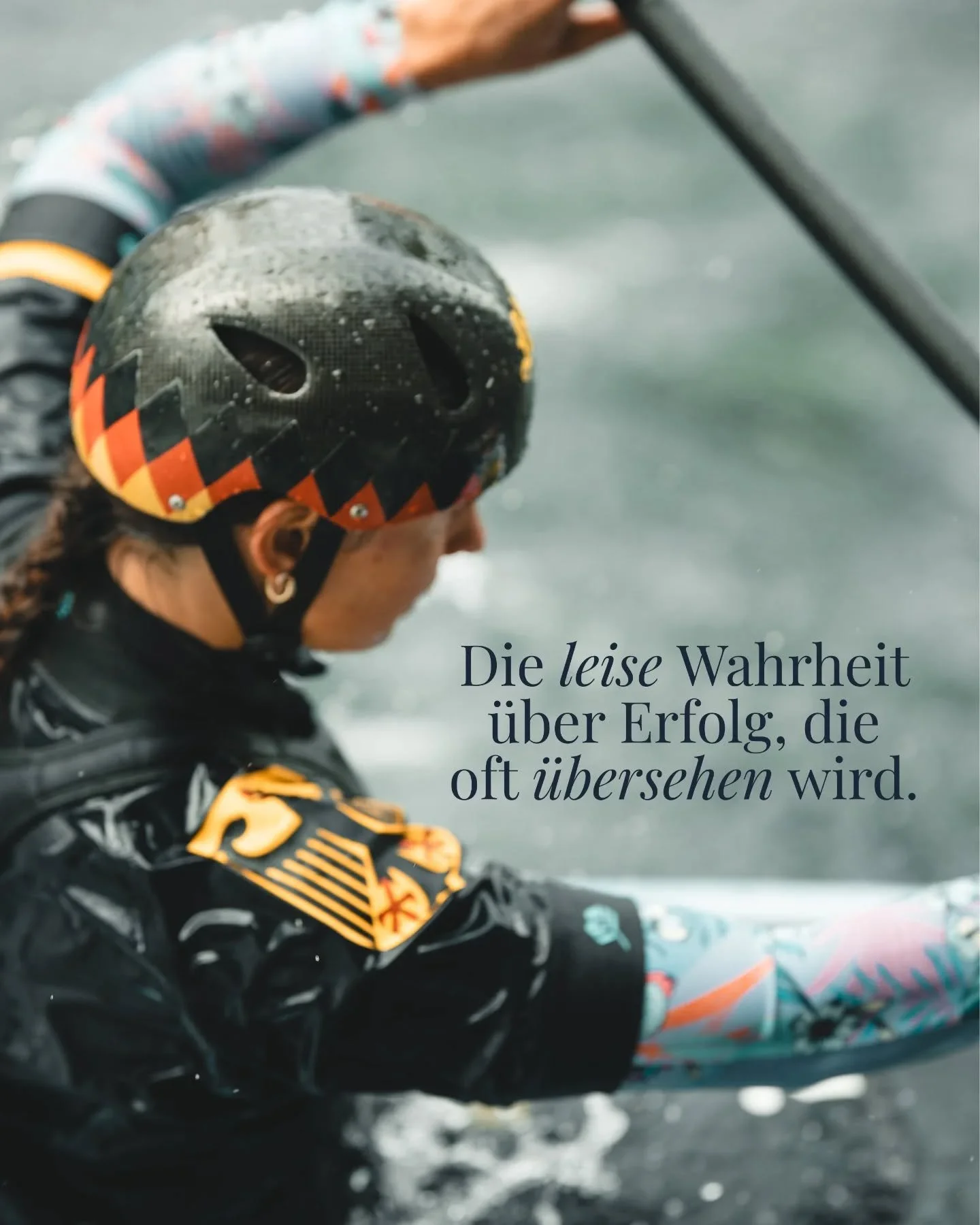Vielleicht sind es genau diese unsichtbaren Kapitel, die uns am meisten pr&auml;gen. 
Und am Ende st&auml;rker machen, als jeder Sieg es k&ouml;nnte - Elena Lilik ✨

Mit der lieben Elena durfte ich diesen September zusammen arbeiten. Alles an dieser 