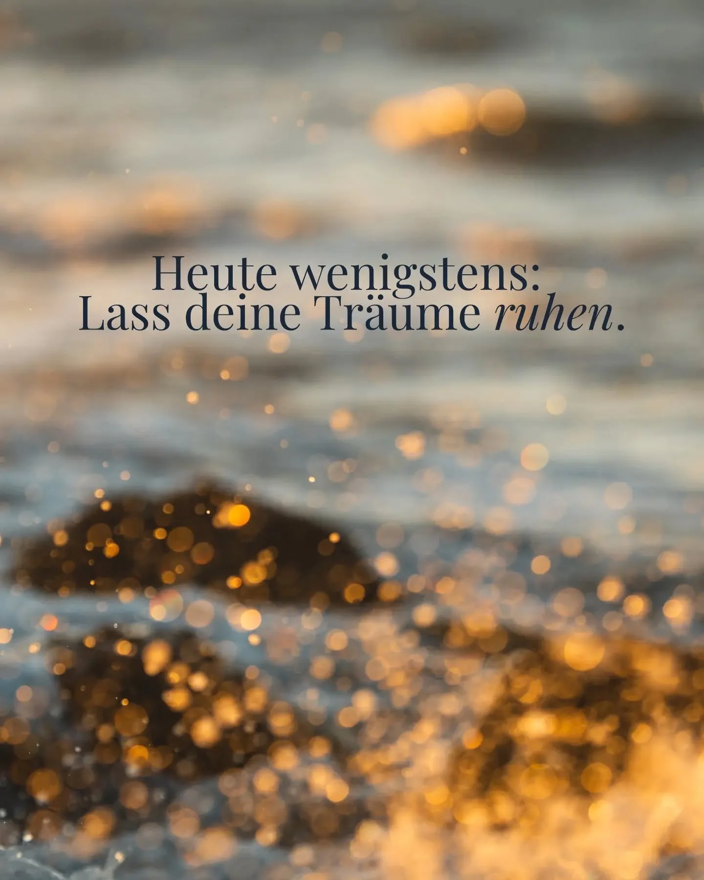 Wer den Song erkennt, bekommt ein Shooting geschenkt. 🤍

Schick mir daf&uuml;r einfach Song + Interpret per DM.
Es wird jeden Tag Hinweise in meiner Story dazu geben💛 erster Hinweis folgt morgen Vormittag ✨

Sollten mehrere von euch richtig liegen,
