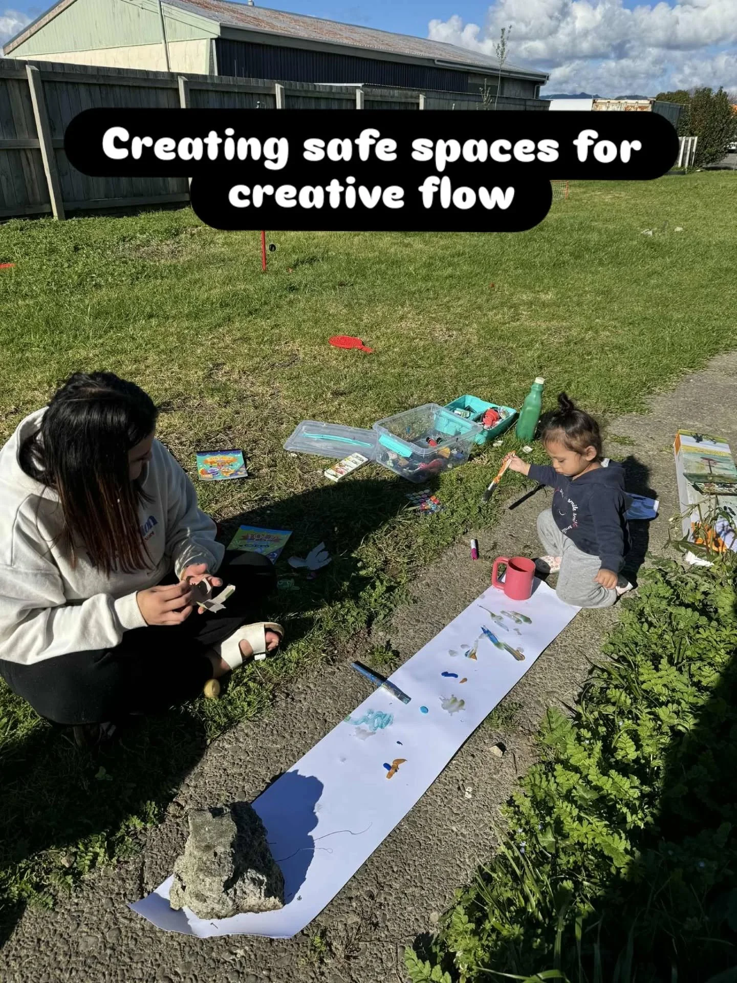 The most beautiful moment this week -- a Māmā and her pepi, connecting through mahi toi, nurturing tuakana/teina and developing connections side by side. 💜