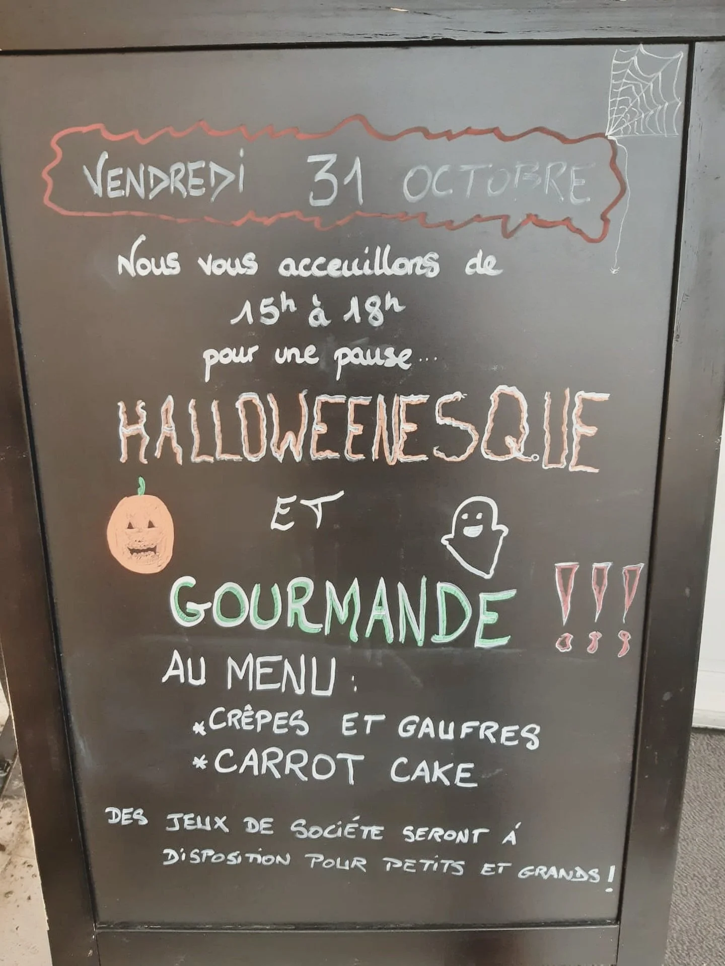 🎃✨ PAUSE HALLOWEENESQUE &amp; GOURMANDE ! 👻🍰

📅 Ce vendredi 31 octobre entre 15h et 18h
📍 Chez Bonne Maison &agrave; R&eacute;malard !

Venez f&ecirc;ter Halloween version douceurs avec nos Cr&ecirc;pes (classiques ou surprises), des Gauffres cr