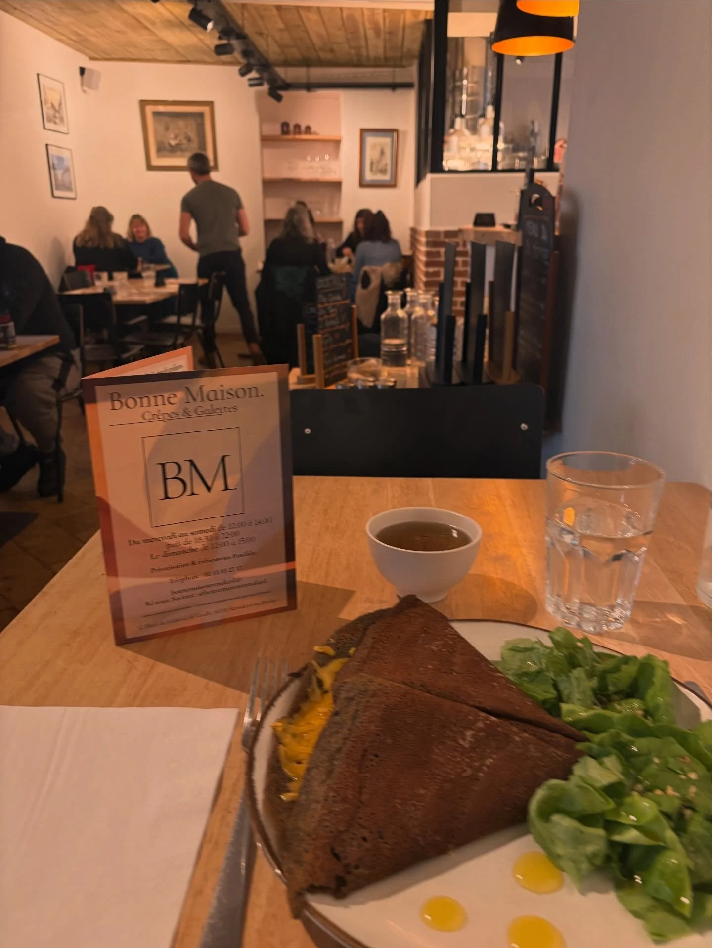 🎷🧀 Nos Classiques : La Jazz !

Galette de sarrasin croustillante, cheddar fondant, lard fum&eacute; &ndash; un trio intemporel et gourmand, comme une m&eacute;lodie qui ne lasse jamais.

&Agrave; d&eacute;guster avec un verre de cidre brut ou une b