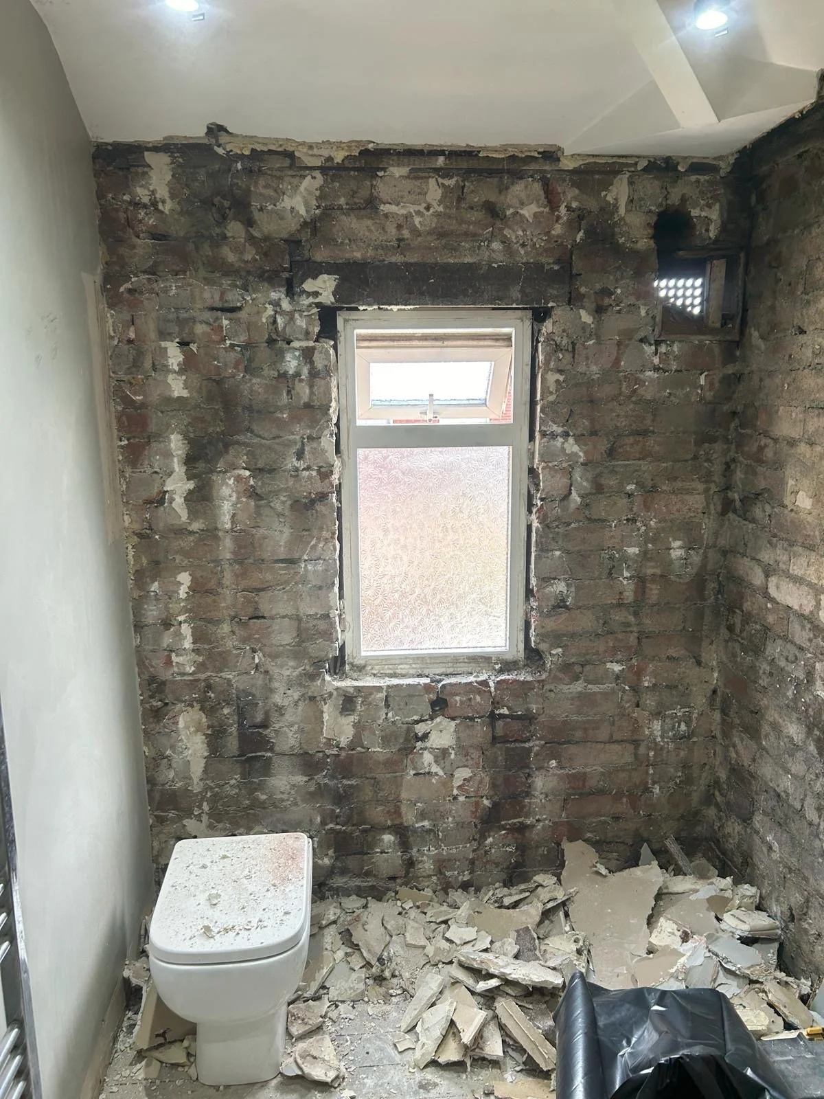 Preparation of bathroom walls for tiling