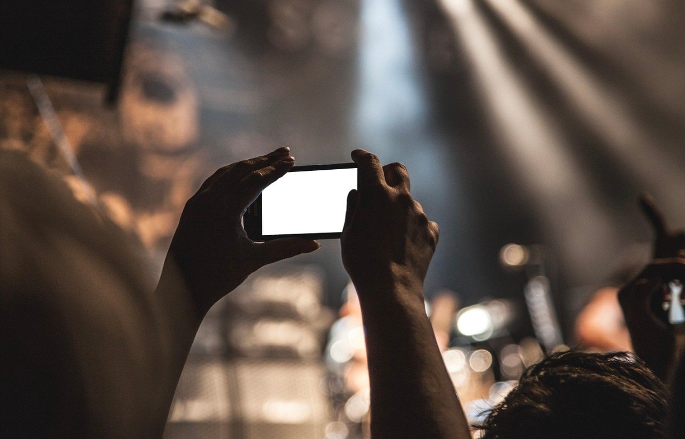 🎶 Your Plymouth Weekend Gig Guide is here⁠
⁠
The city&rsquo;s live music scene is buzzing this weekend &ndash; and with the clocks changing, there&rsquo;s no better time to get out and enjoy it.⁠
⁠
A few Plymouth highlights to check out:⁠
⁠
🎸 @theo