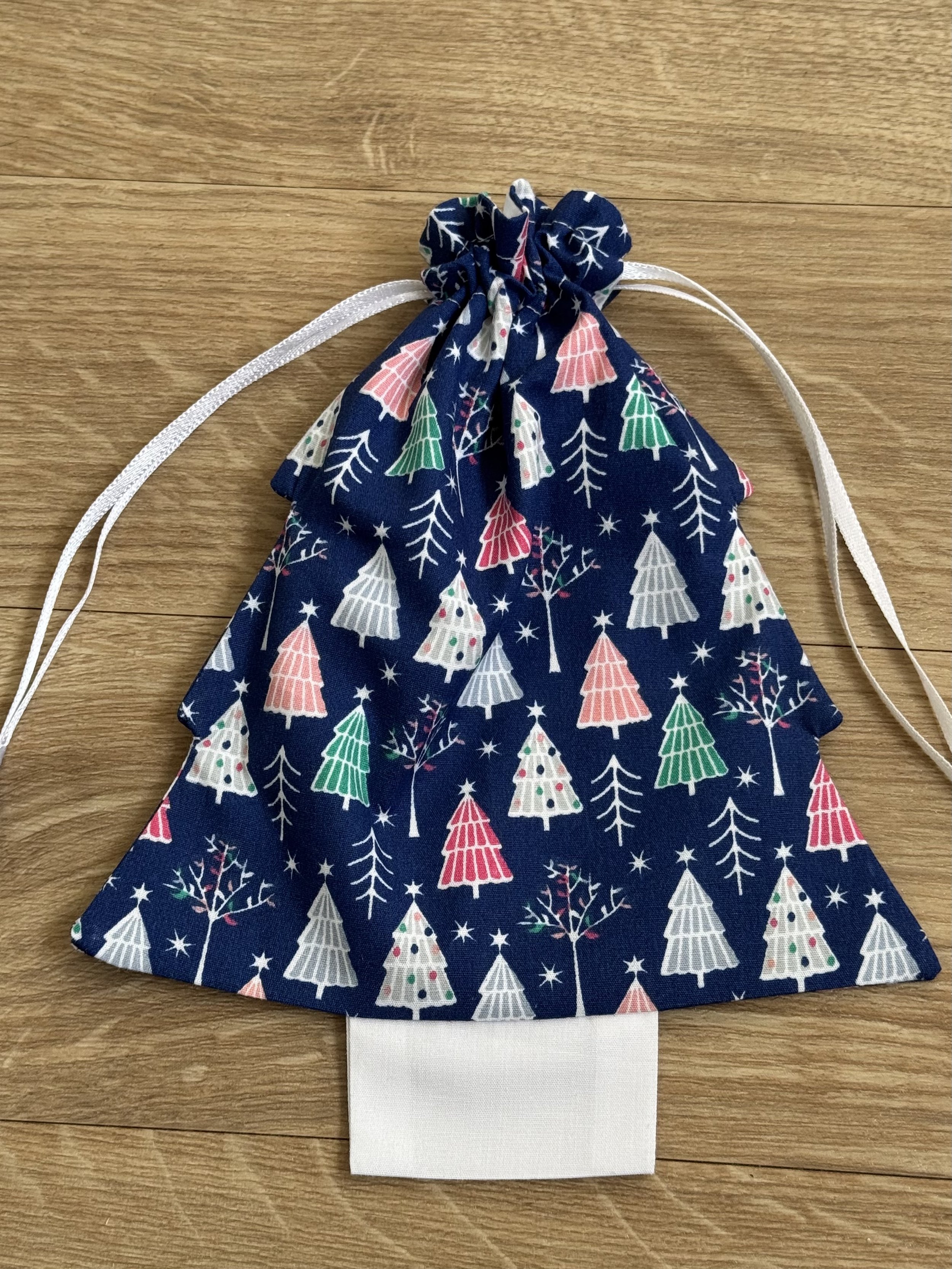 Little Stitches: Sew a Christmas gift!