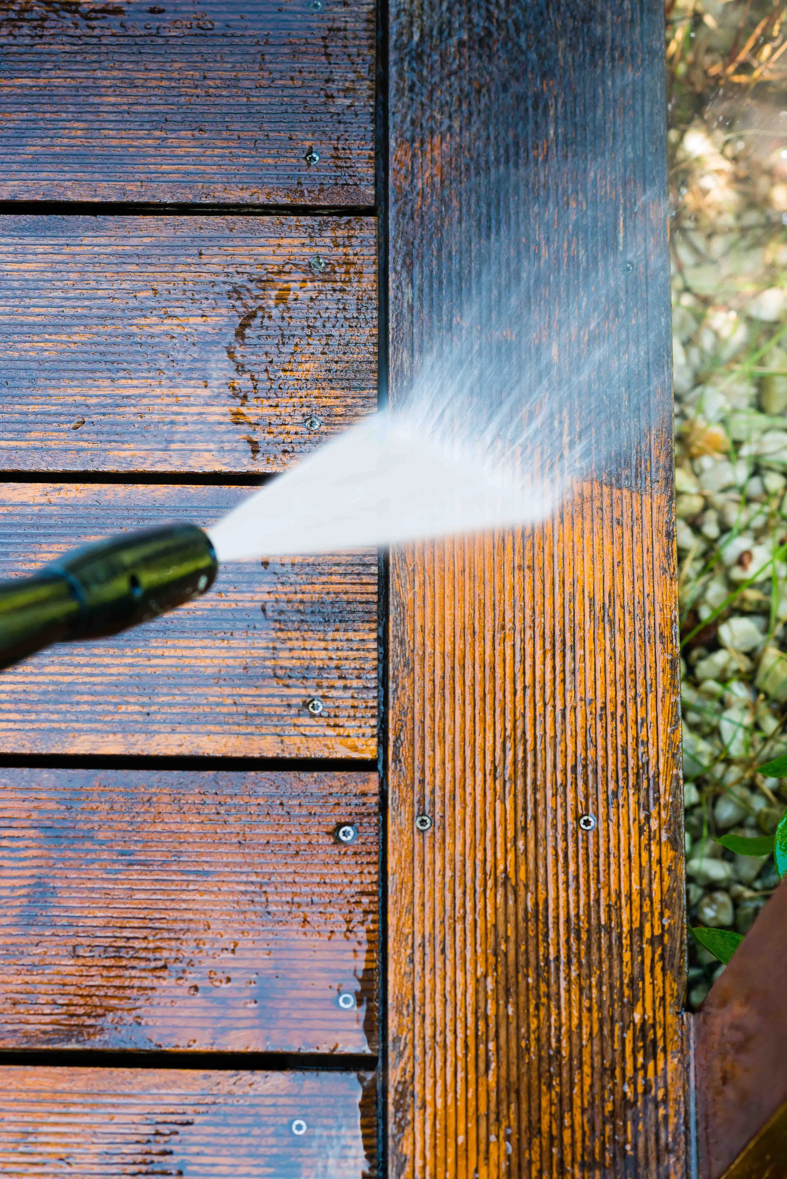 Terrasse reinigen mit Hochdruckreiniger – So wird jeder Stein wieder wie neu