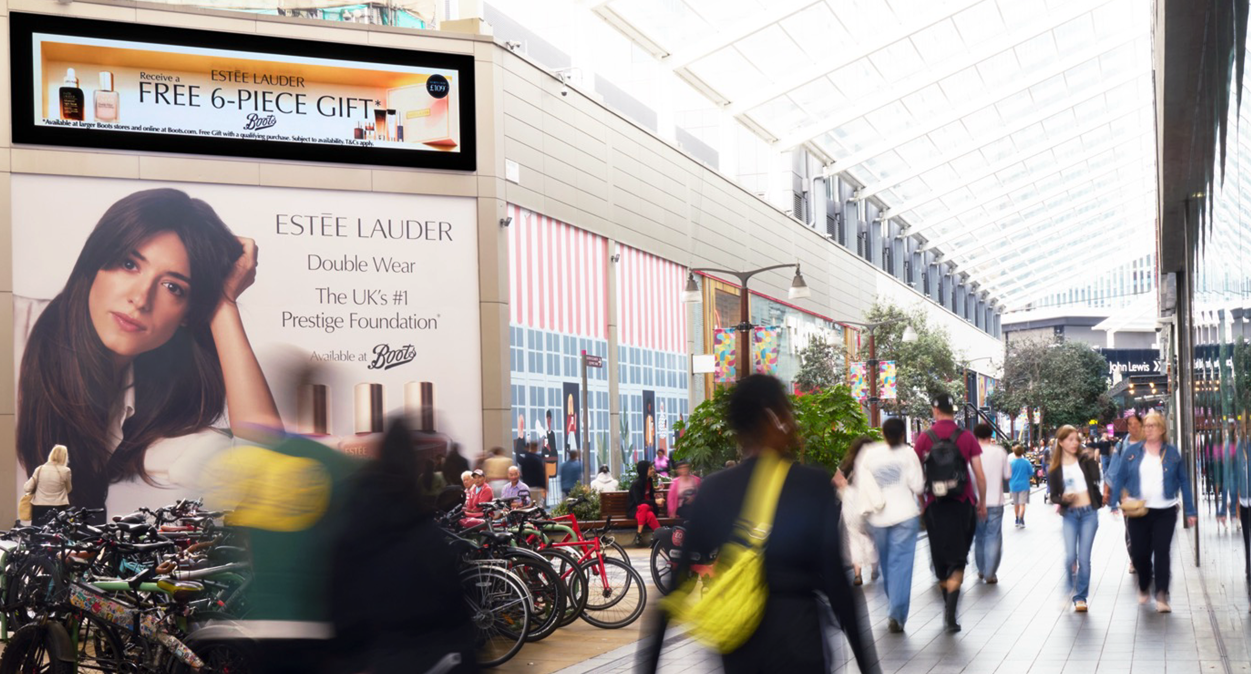 limited-space-malls-ooh-estee-lauder-7.png