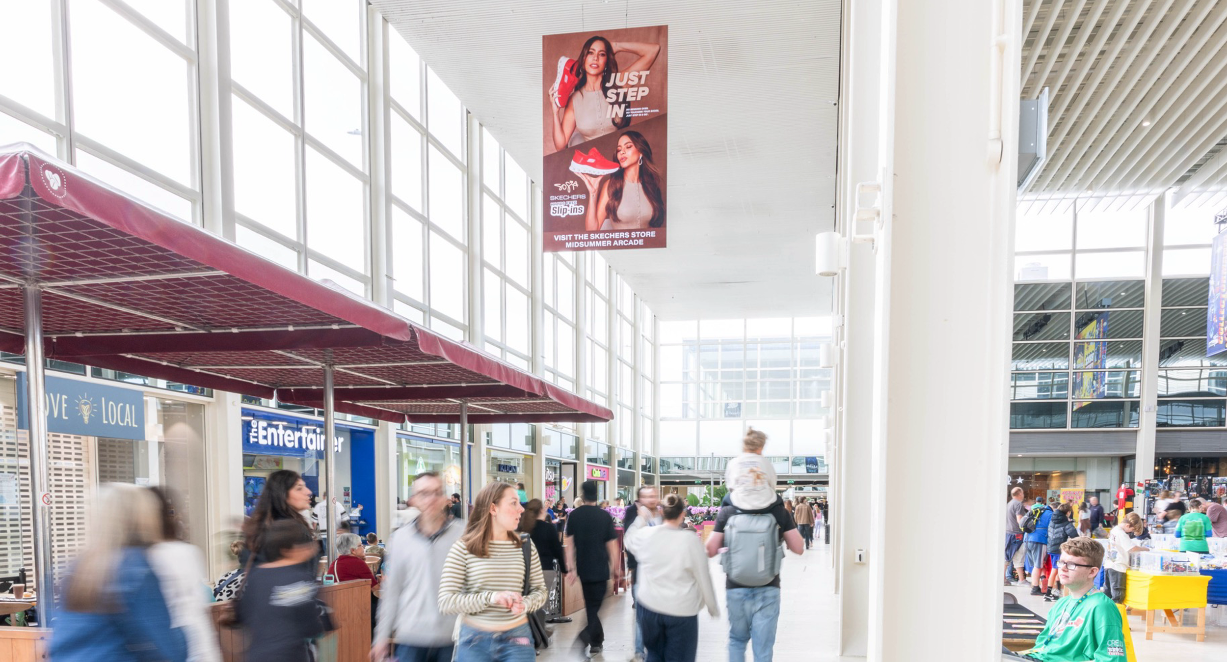 limited-space-malls-ooh-skechers-10.png