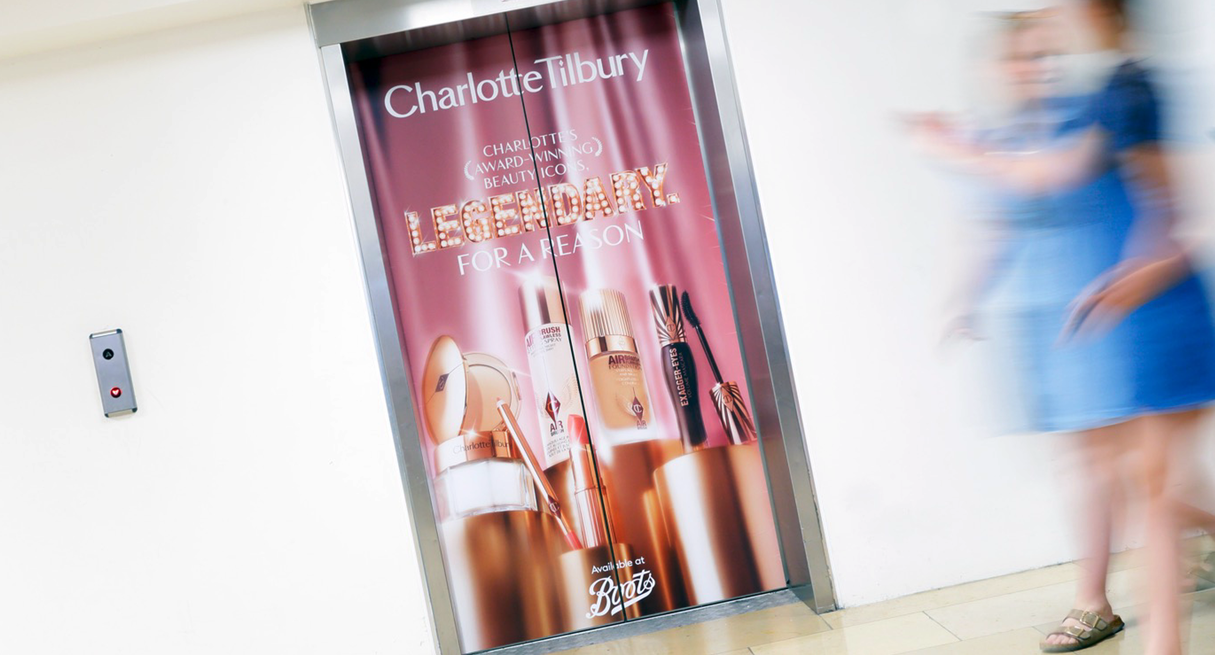 limited-space-ooh-dooh-bmg-charlotte-tilbury-orbit-8.png