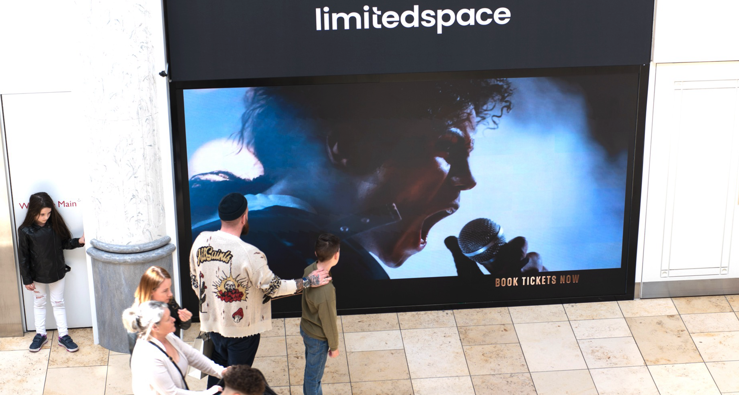 limited-space-ooh-universal-michael-jackson-orbit-dooh-7.png