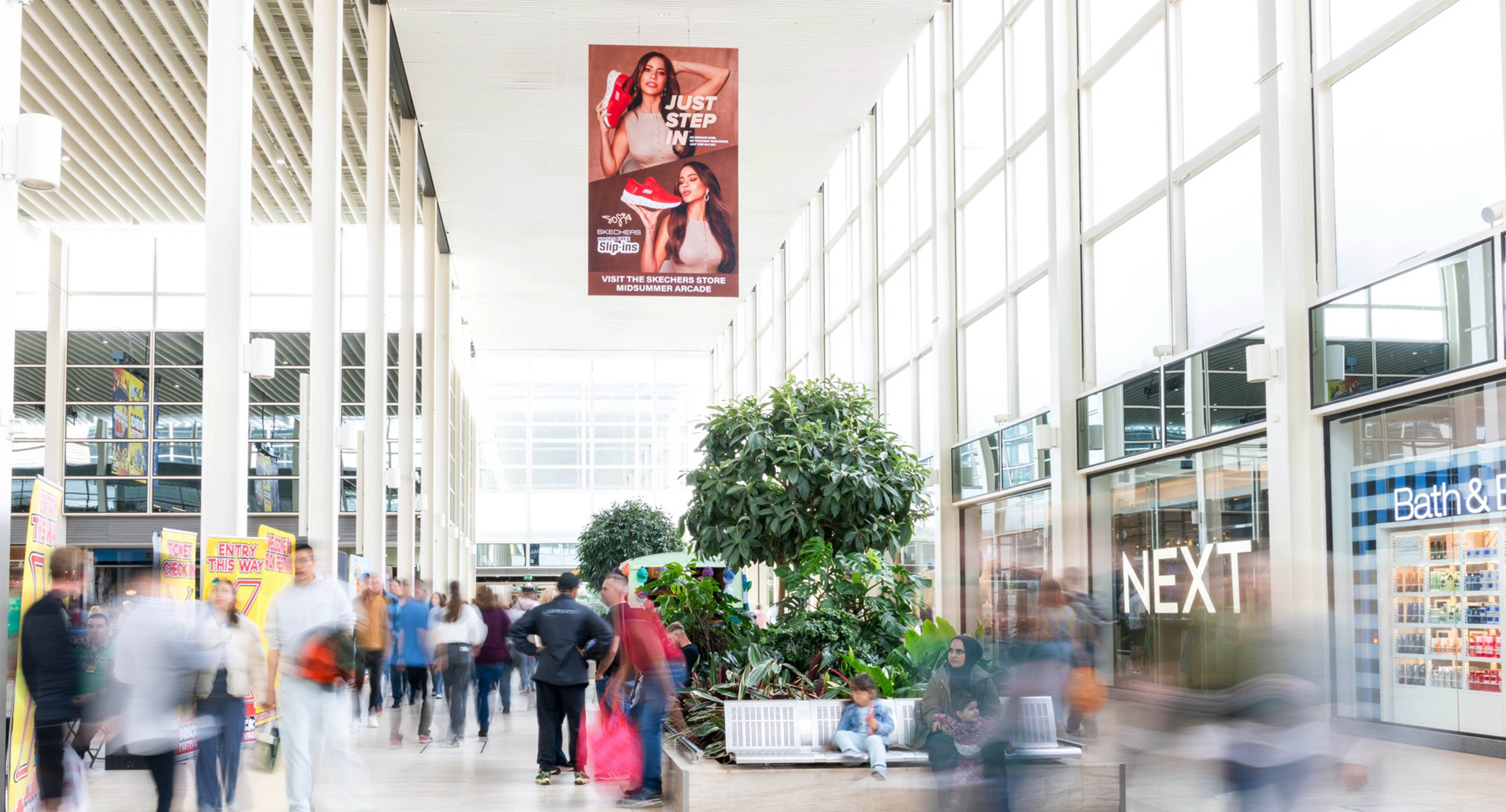 limited-space-malls-ooh-skechers-9.png
